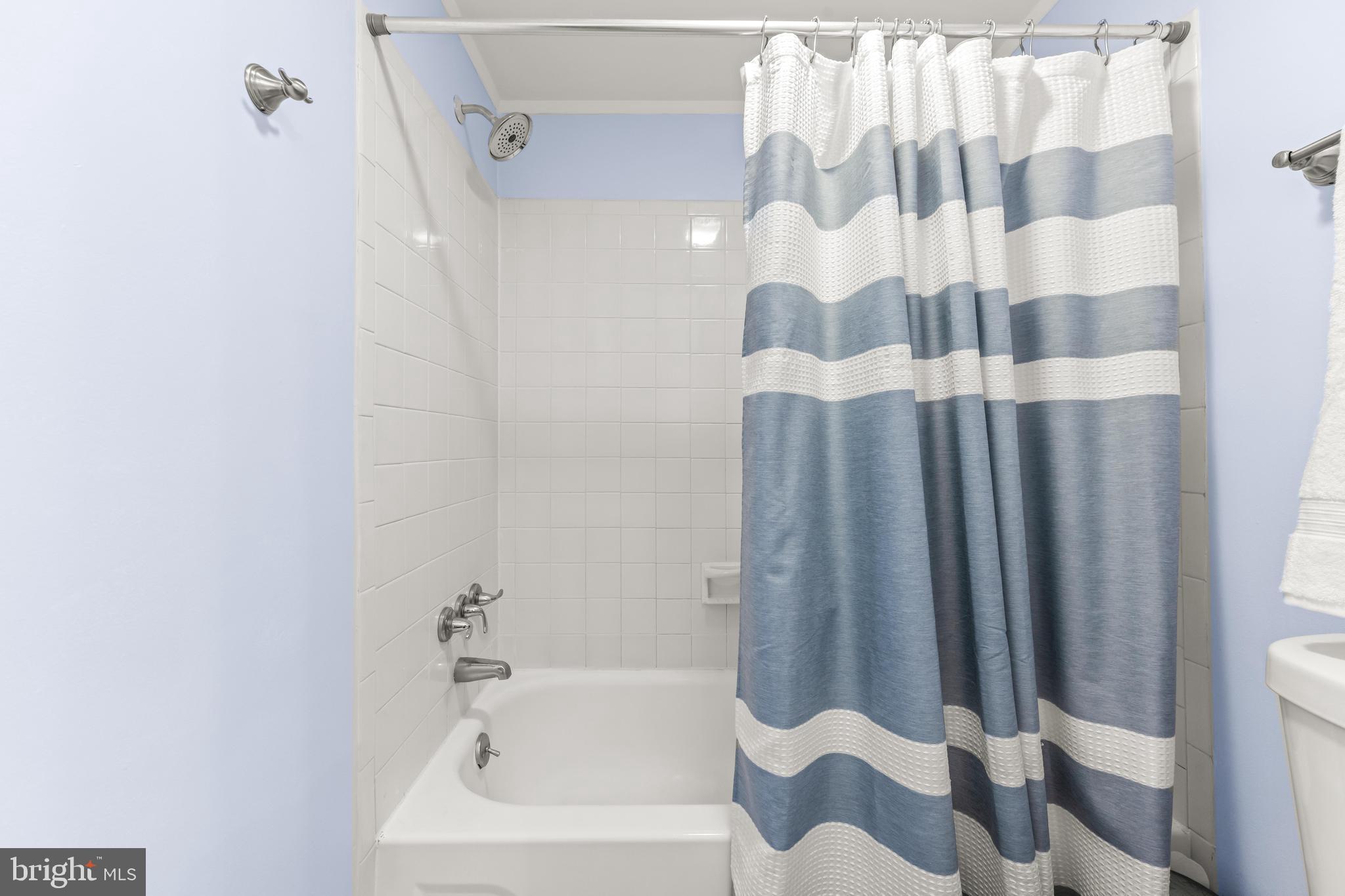 CROFTON MEWS CONDO - Residential