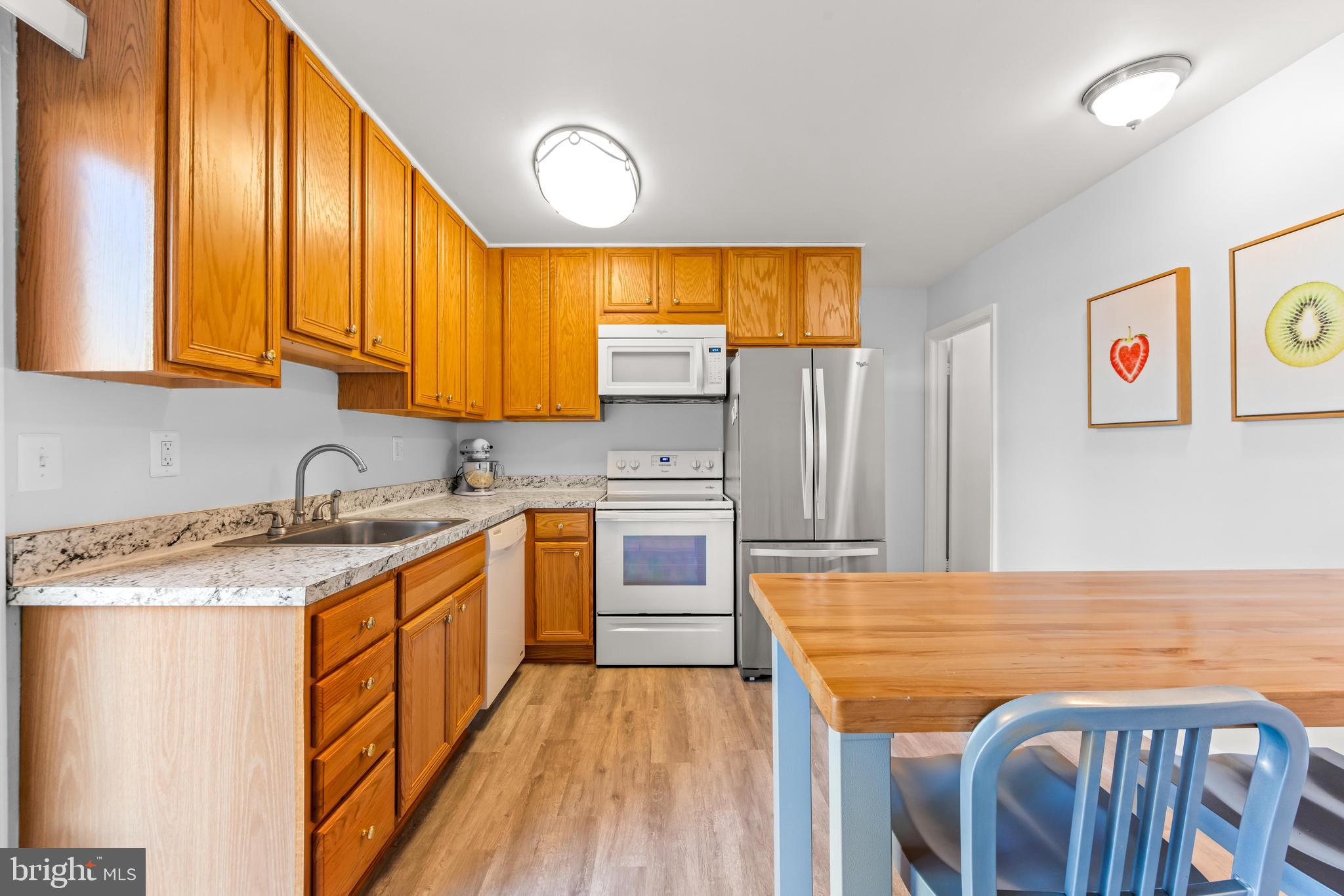 CROFTON MEWS CONDO - Residential