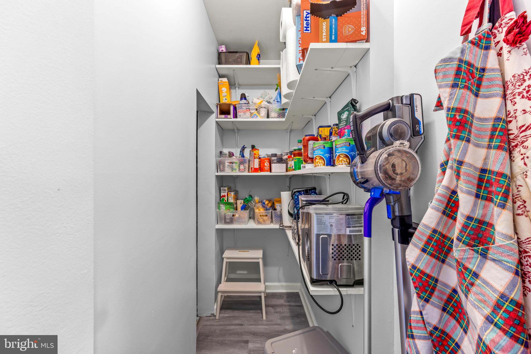 CROFTON MEWS CONDO - Residential