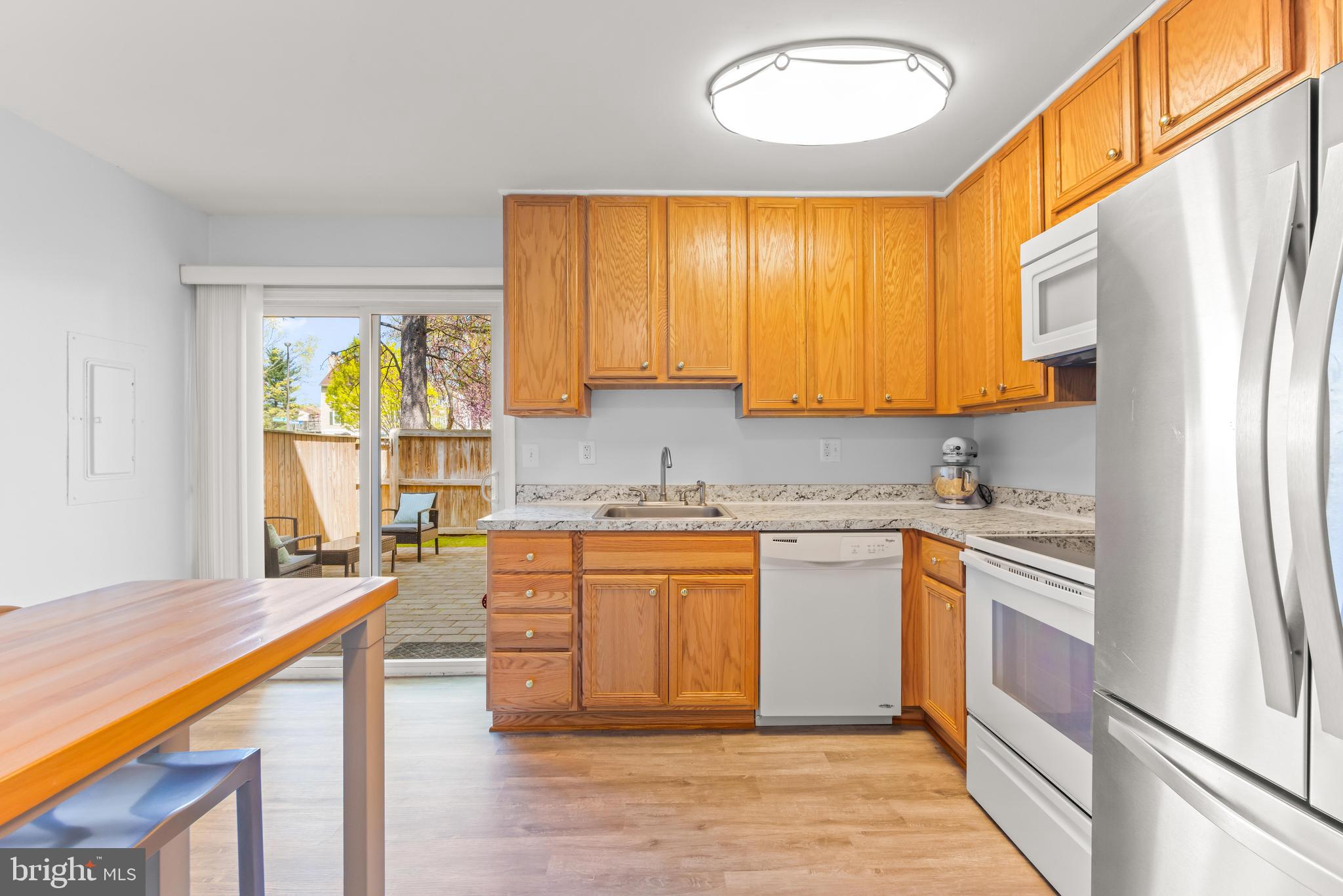 CROFTON MEWS CONDO - Residential