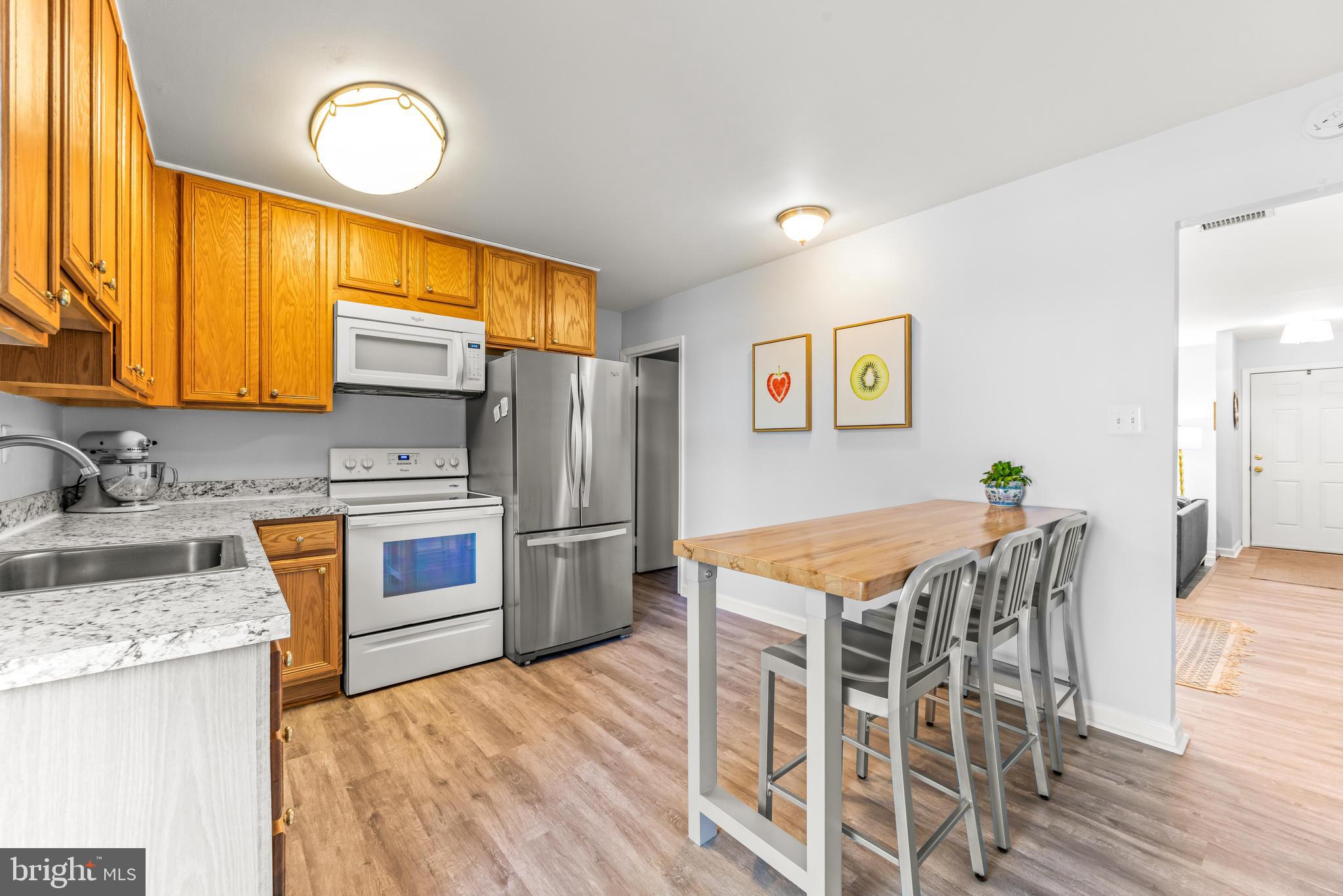 CROFTON MEWS CONDO - Residential