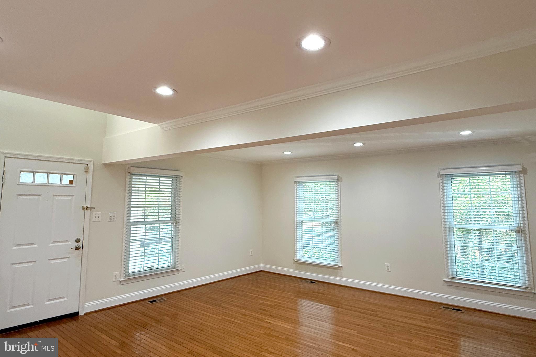 2438 S WALTER REED DRIVE S E