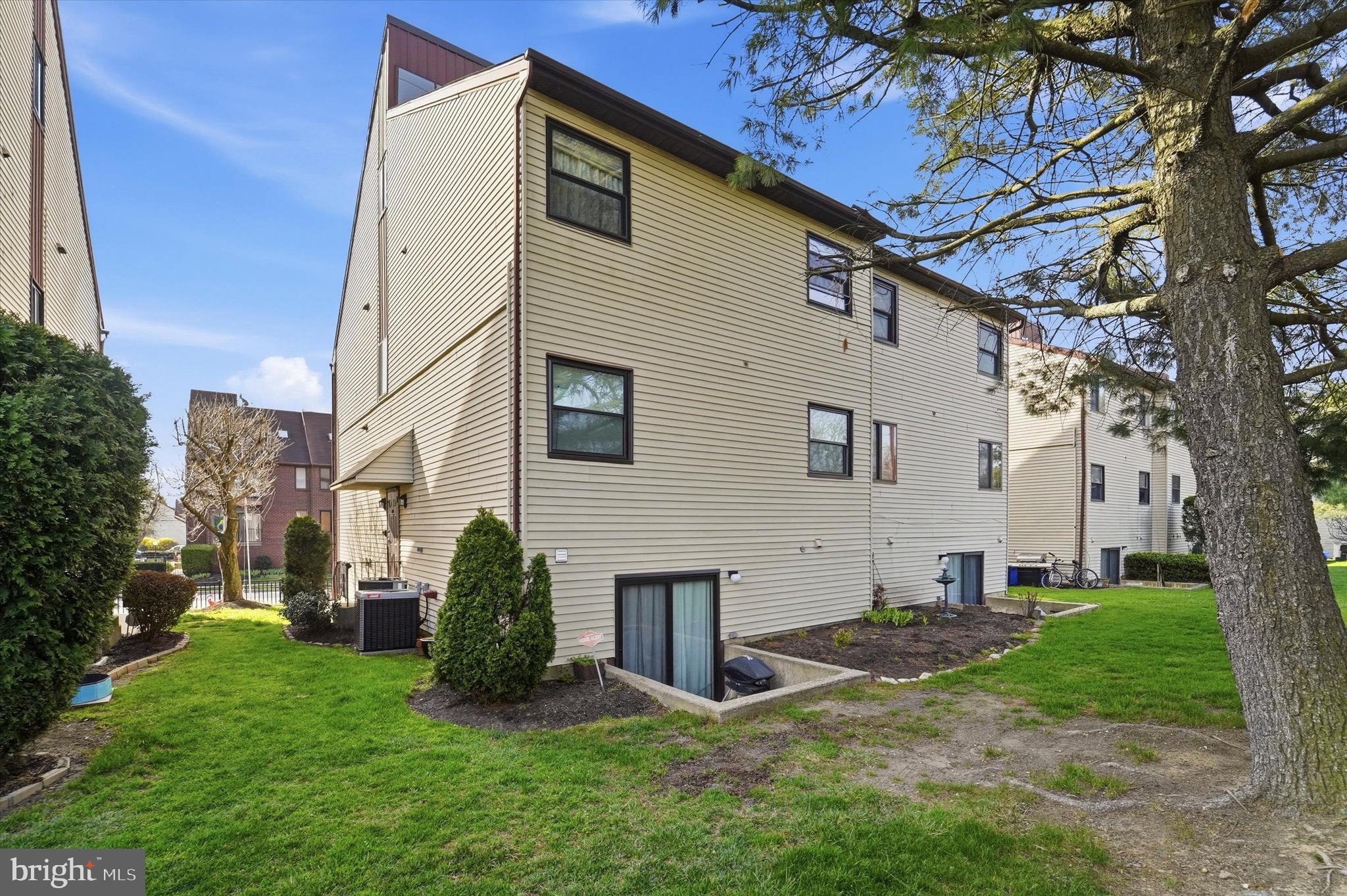 RIVERS BEND III - Residential