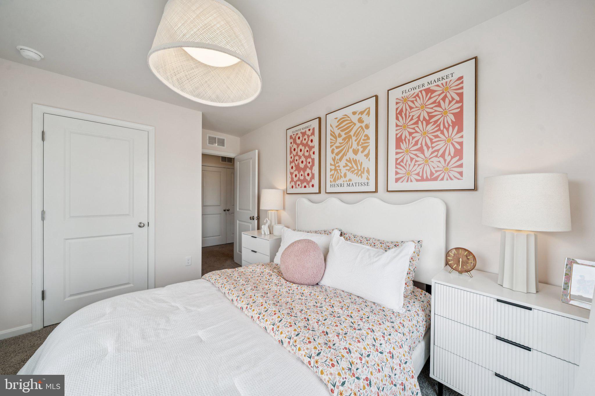 SUMMIT TOWNS - Residential