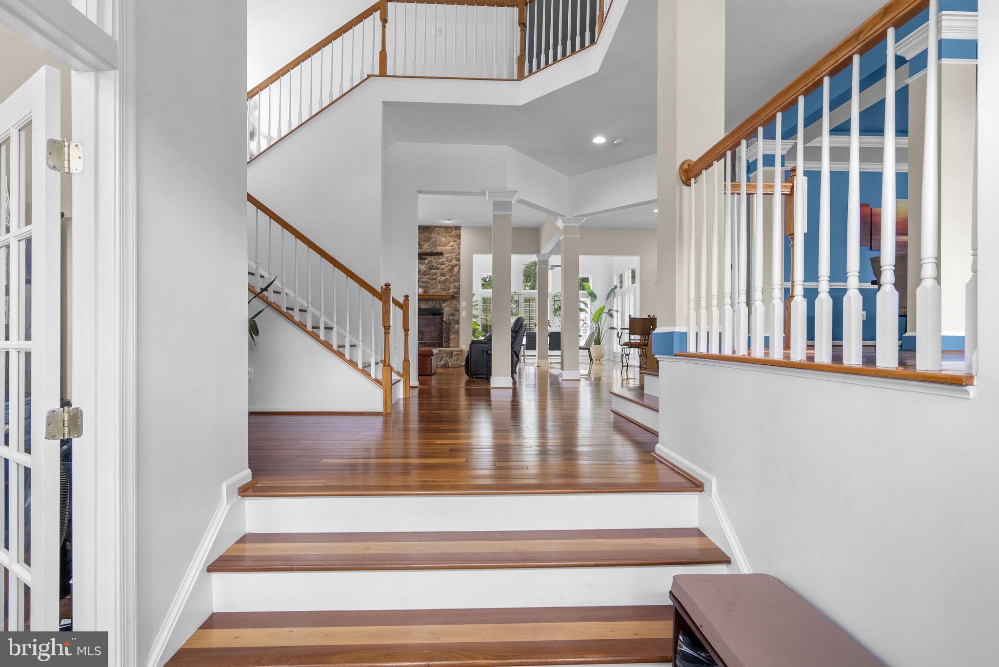 206 BOWEN COURT