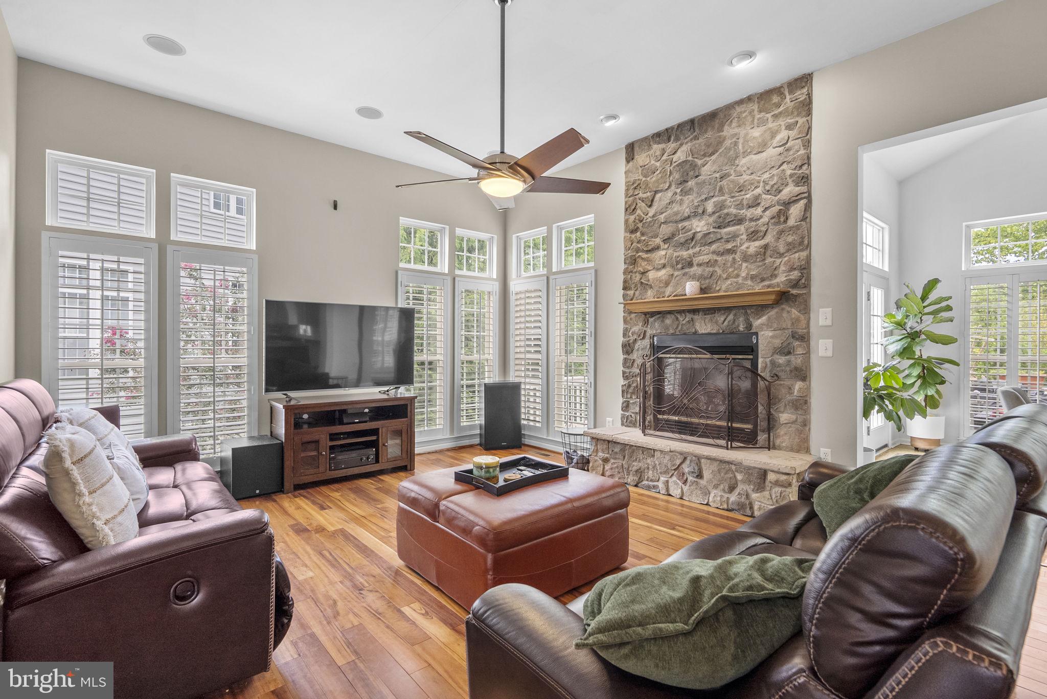 206 BOWEN COURT