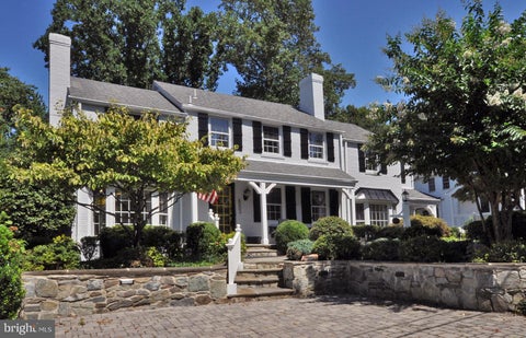 Photo of 6003 Woodacres Drive, BETHESDA, MD 20816 (MLS # MDMC2252336)