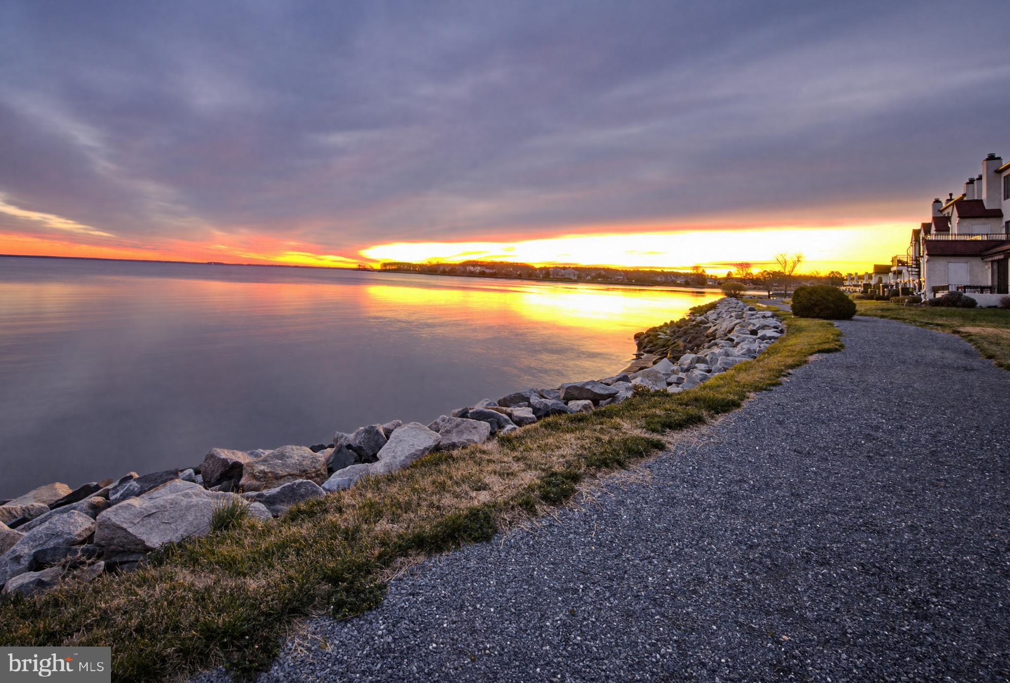QUEENS LANDING - Residential
