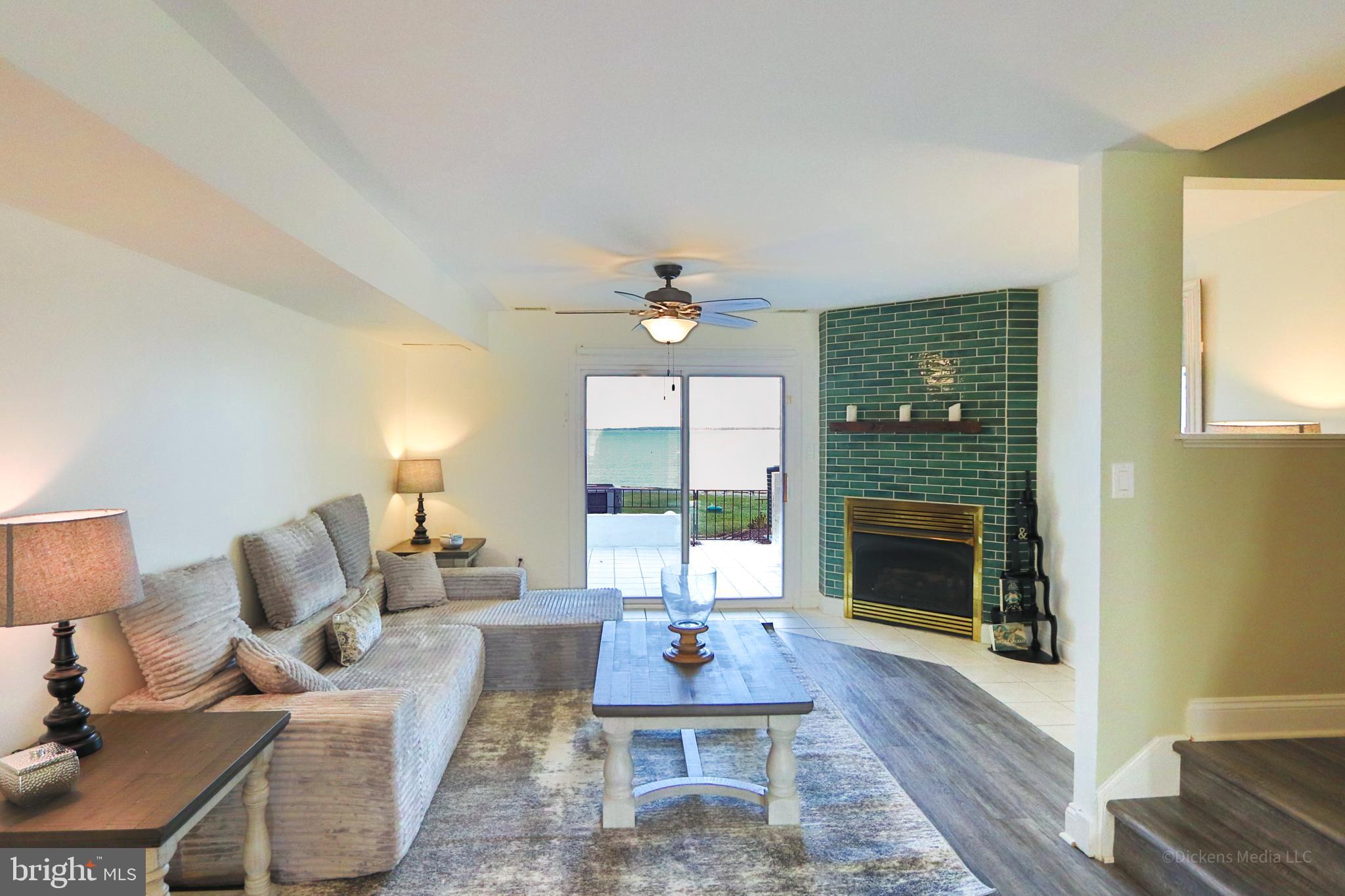 QUEENS LANDING - Residential