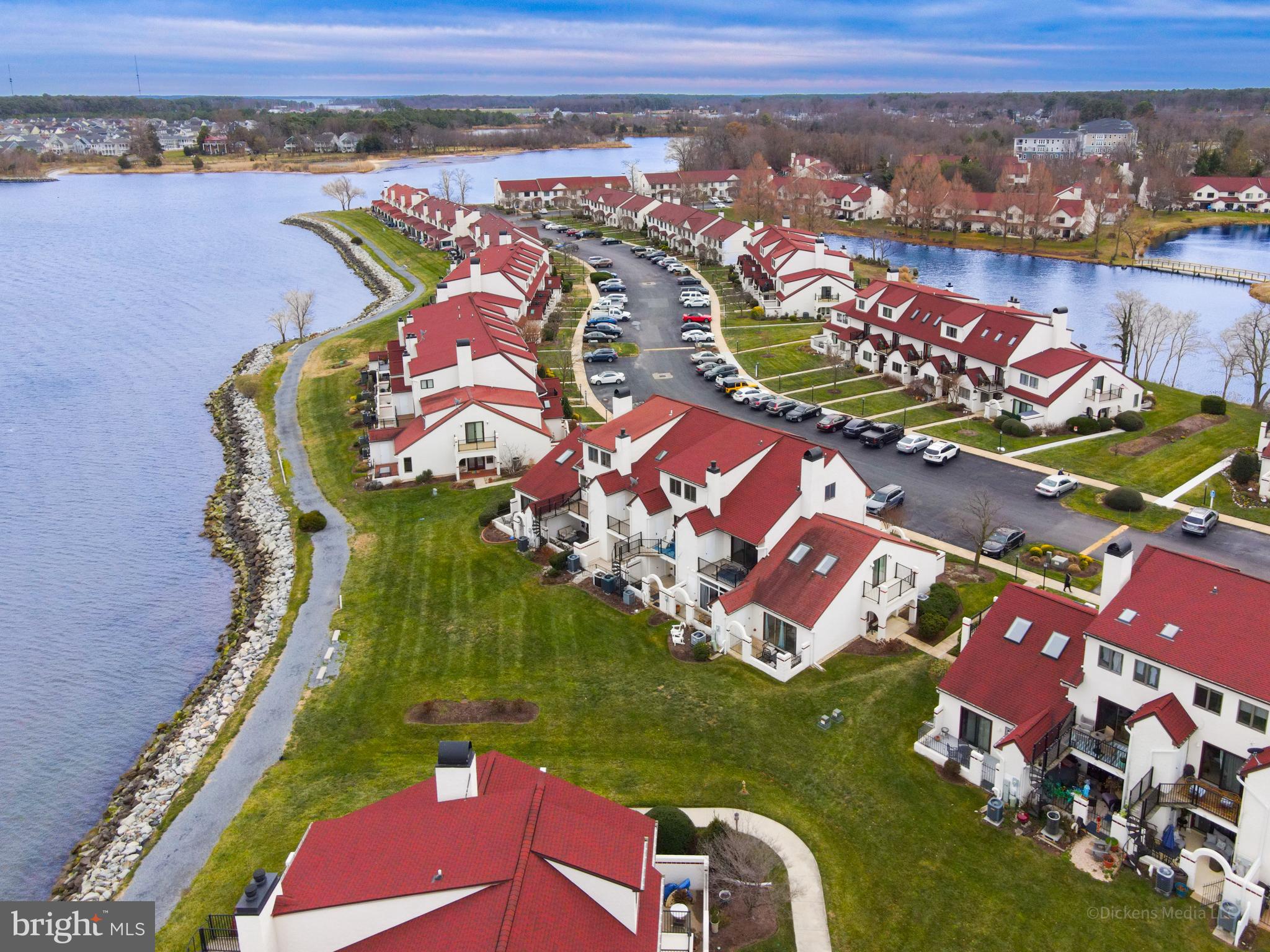 QUEENS LANDING - Residential