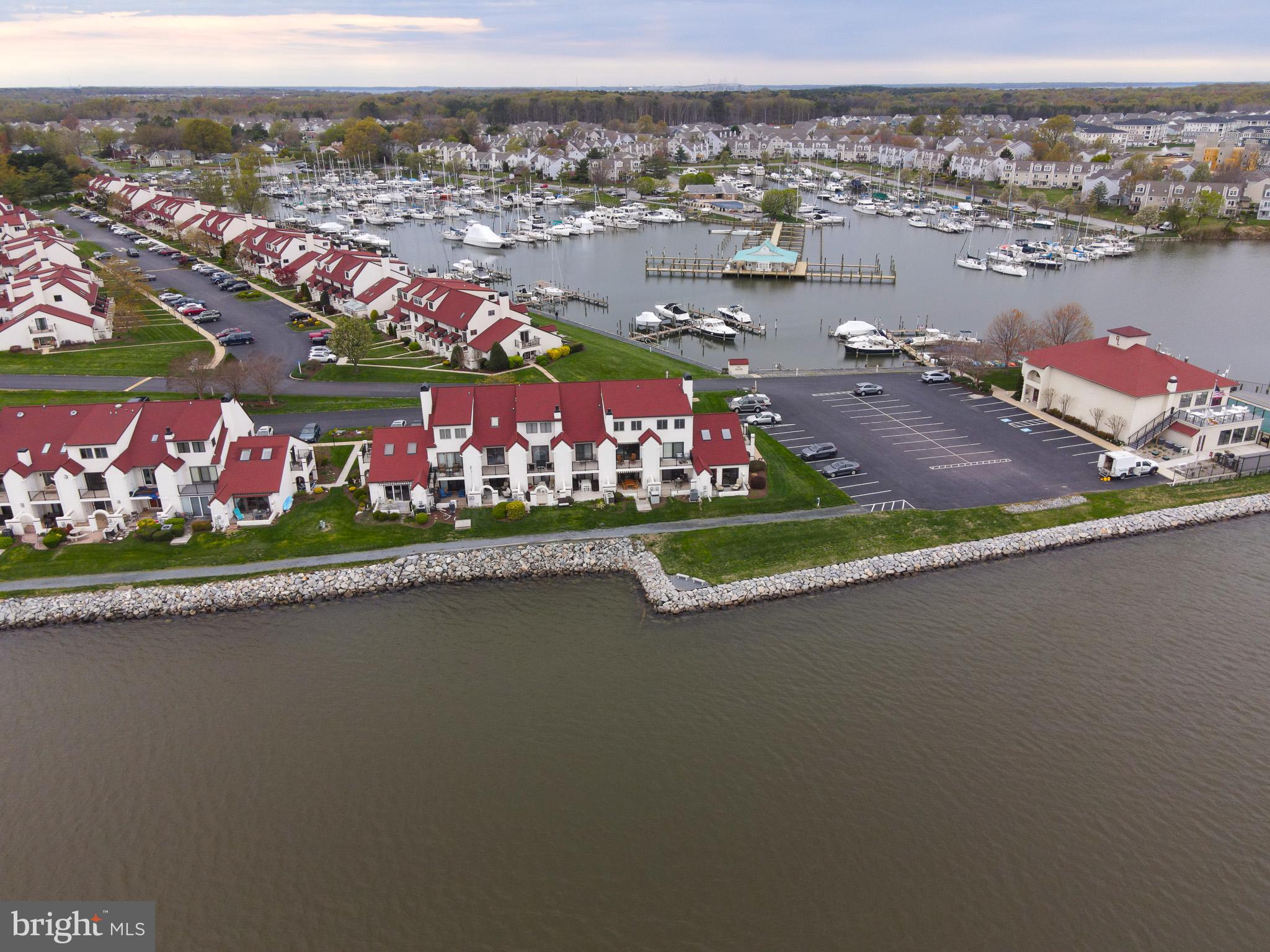 QUEENS LANDING - Residential