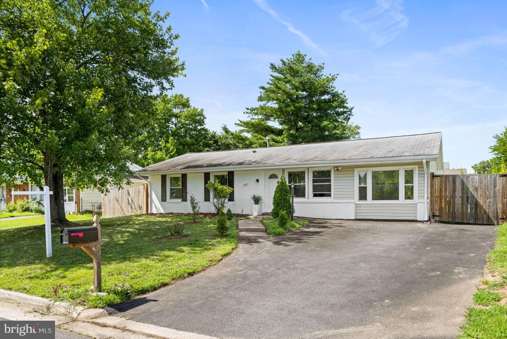 Photo of 501 E Poplar Road E, STERLING, VA 20164 (MLS # VALO2130656)