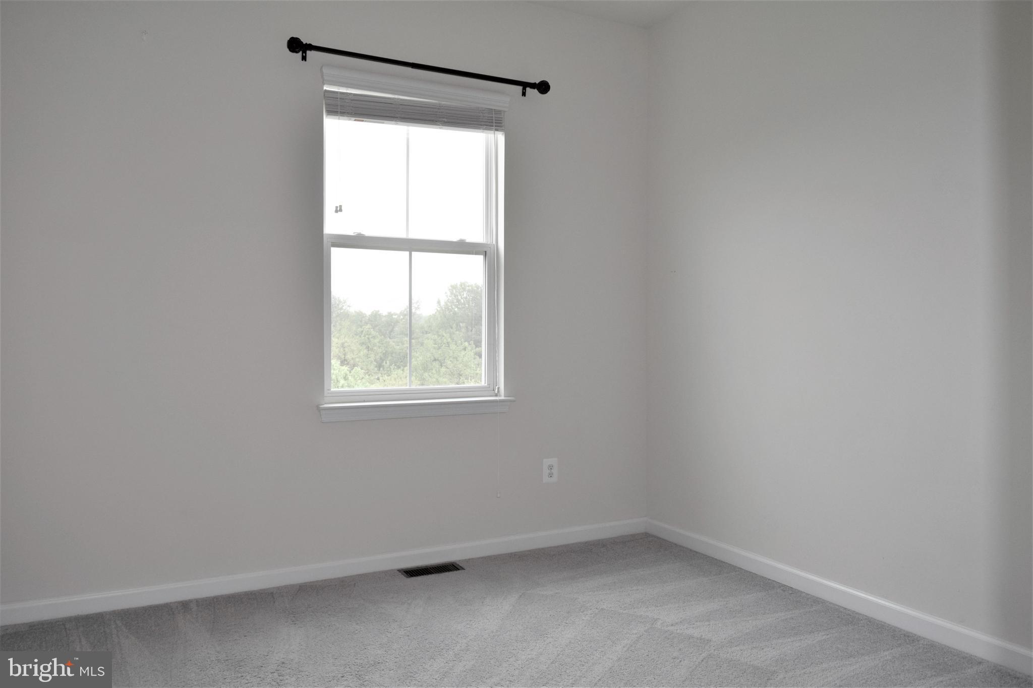 DISCOVERY SQUARE - Residential Lease