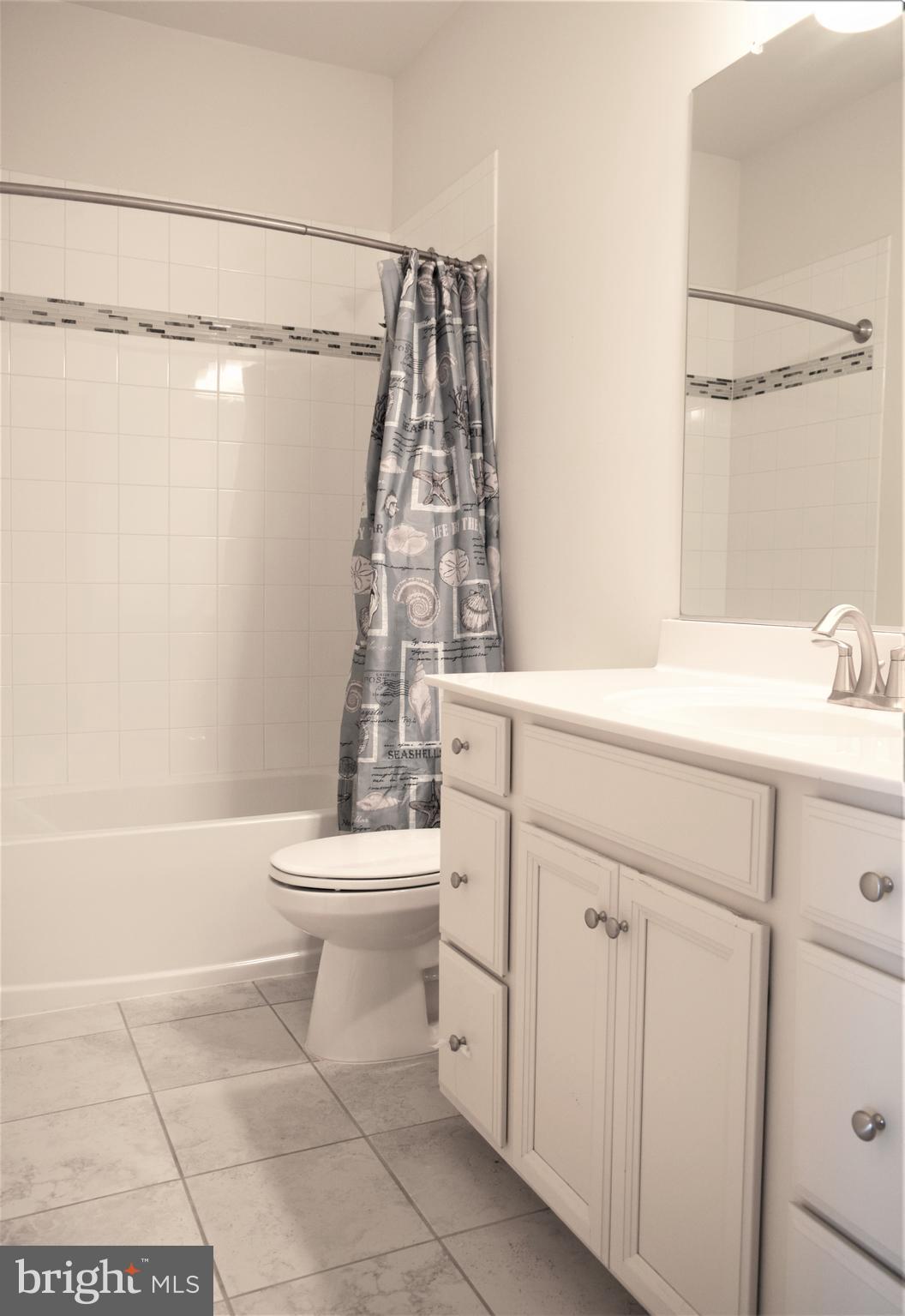 DISCOVERY SQUARE - Residential Lease