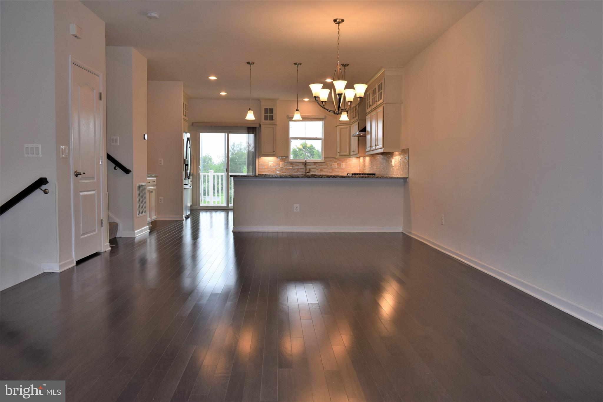 DISCOVERY SQUARE - Residential Lease