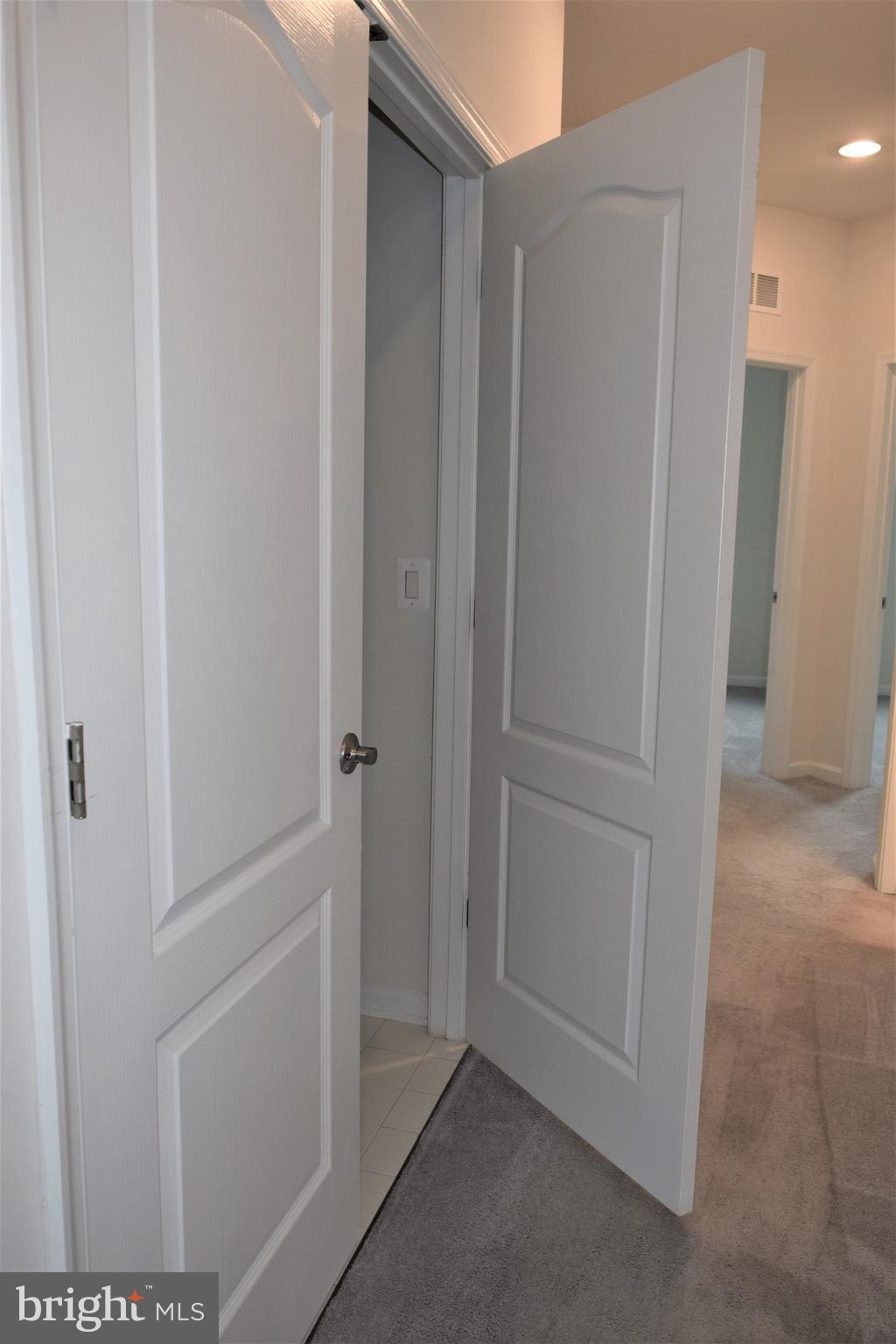 DISCOVERY SQUARE - Residential Lease