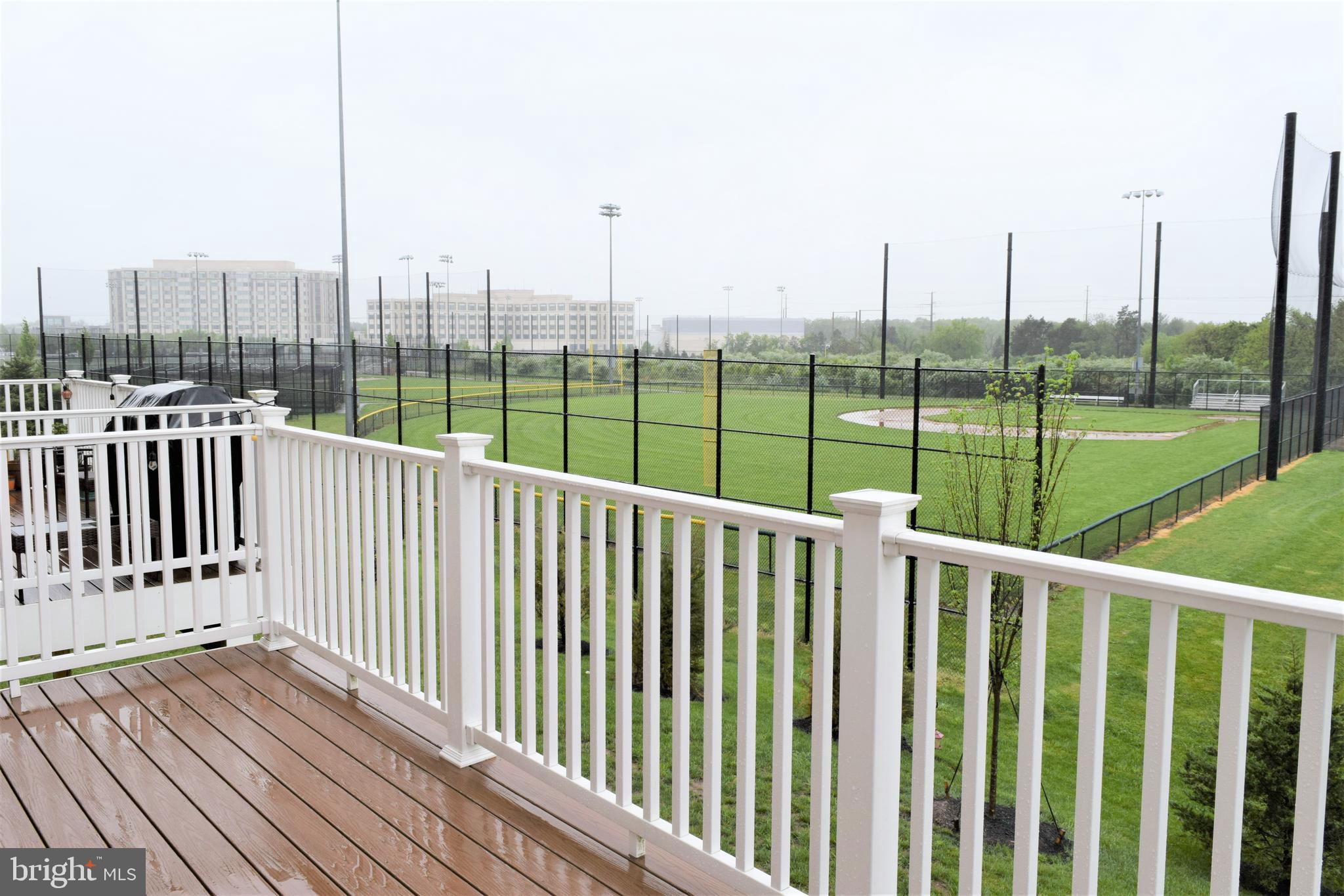 DISCOVERY SQUARE - Residential Lease