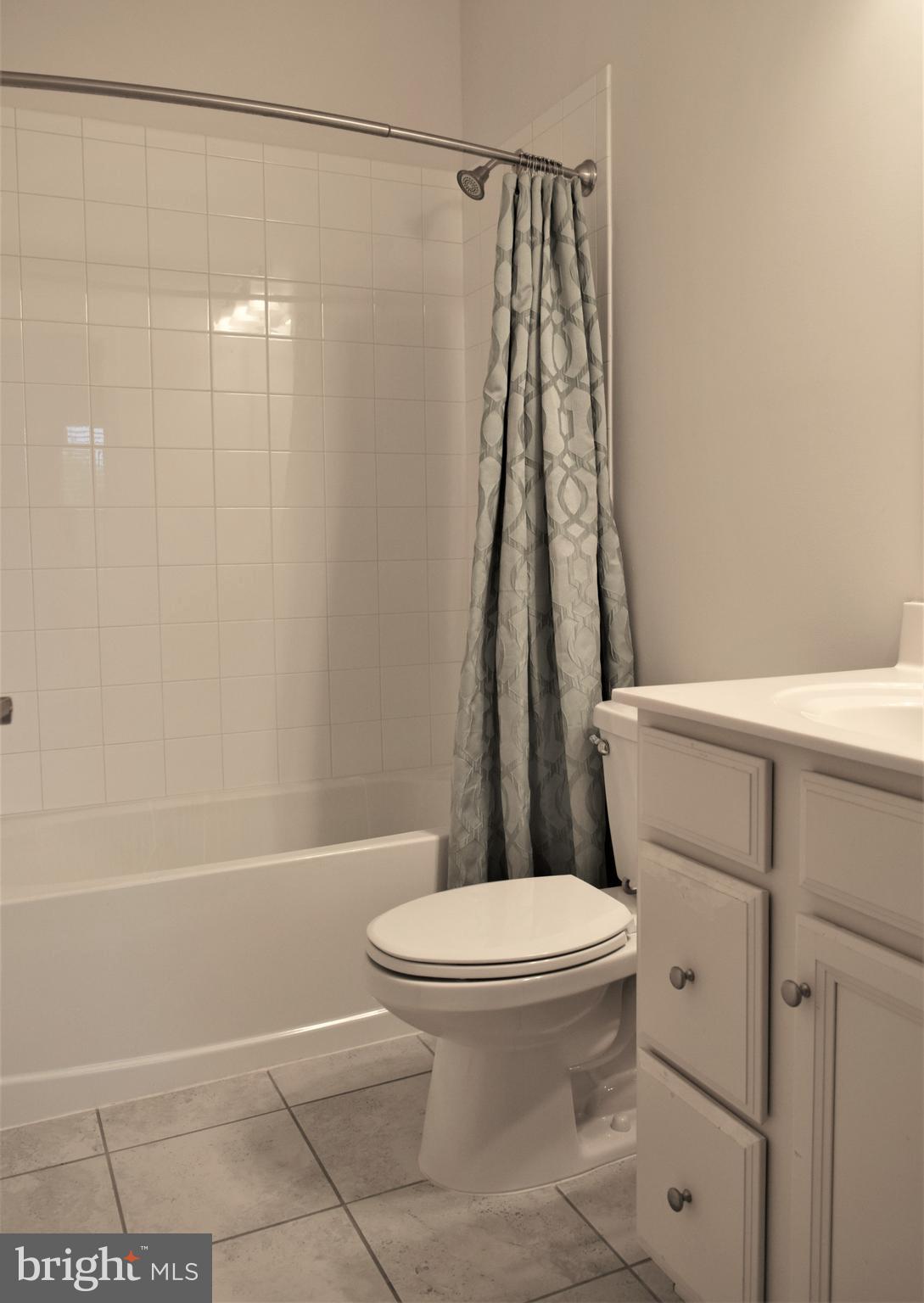 DISCOVERY SQUARE - Residential Lease