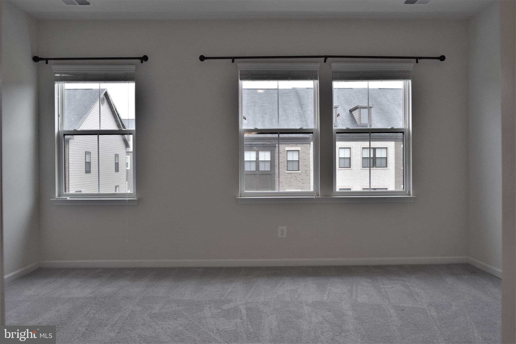 DISCOVERY SQUARE - Residential Lease