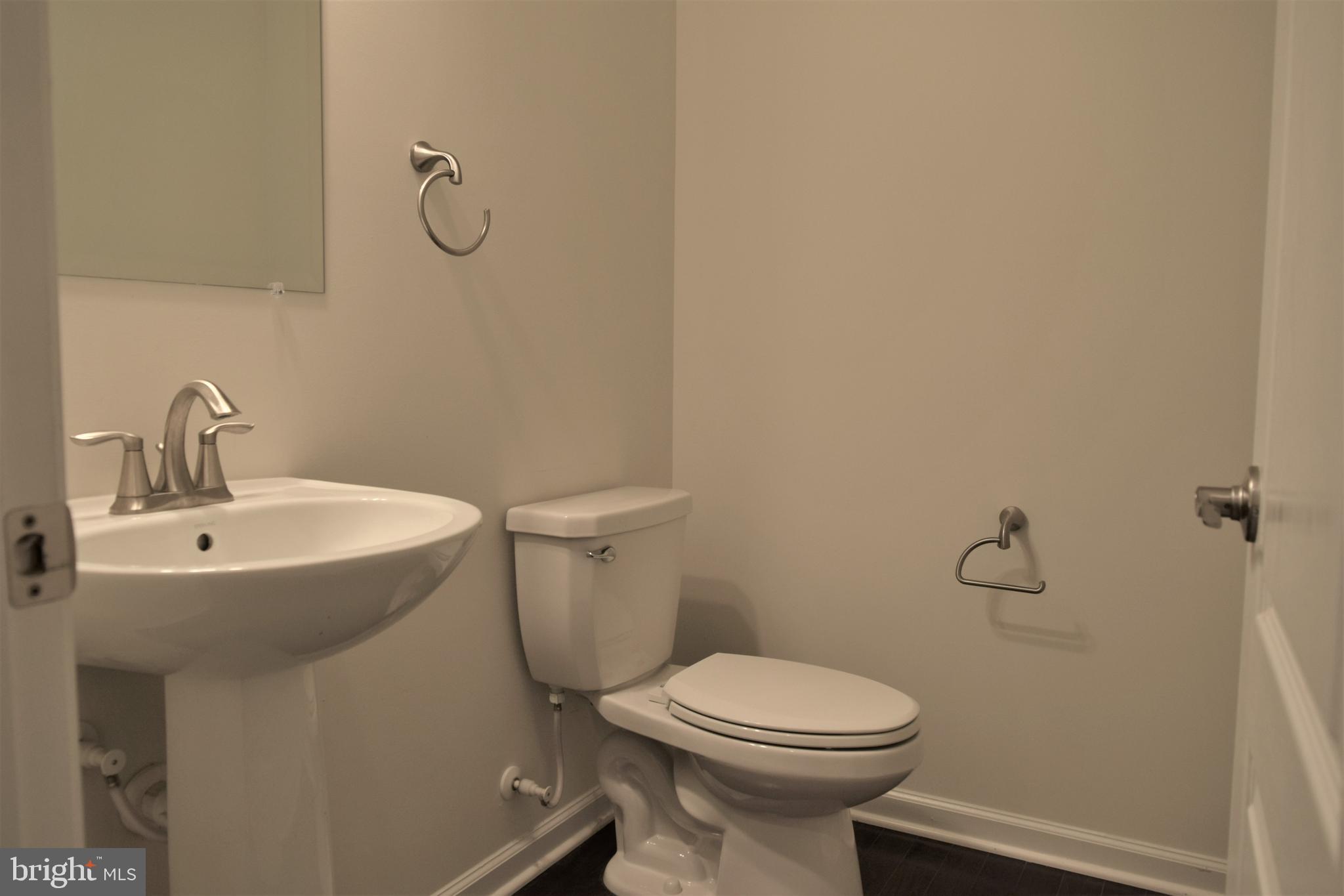 DISCOVERY SQUARE - Residential Lease