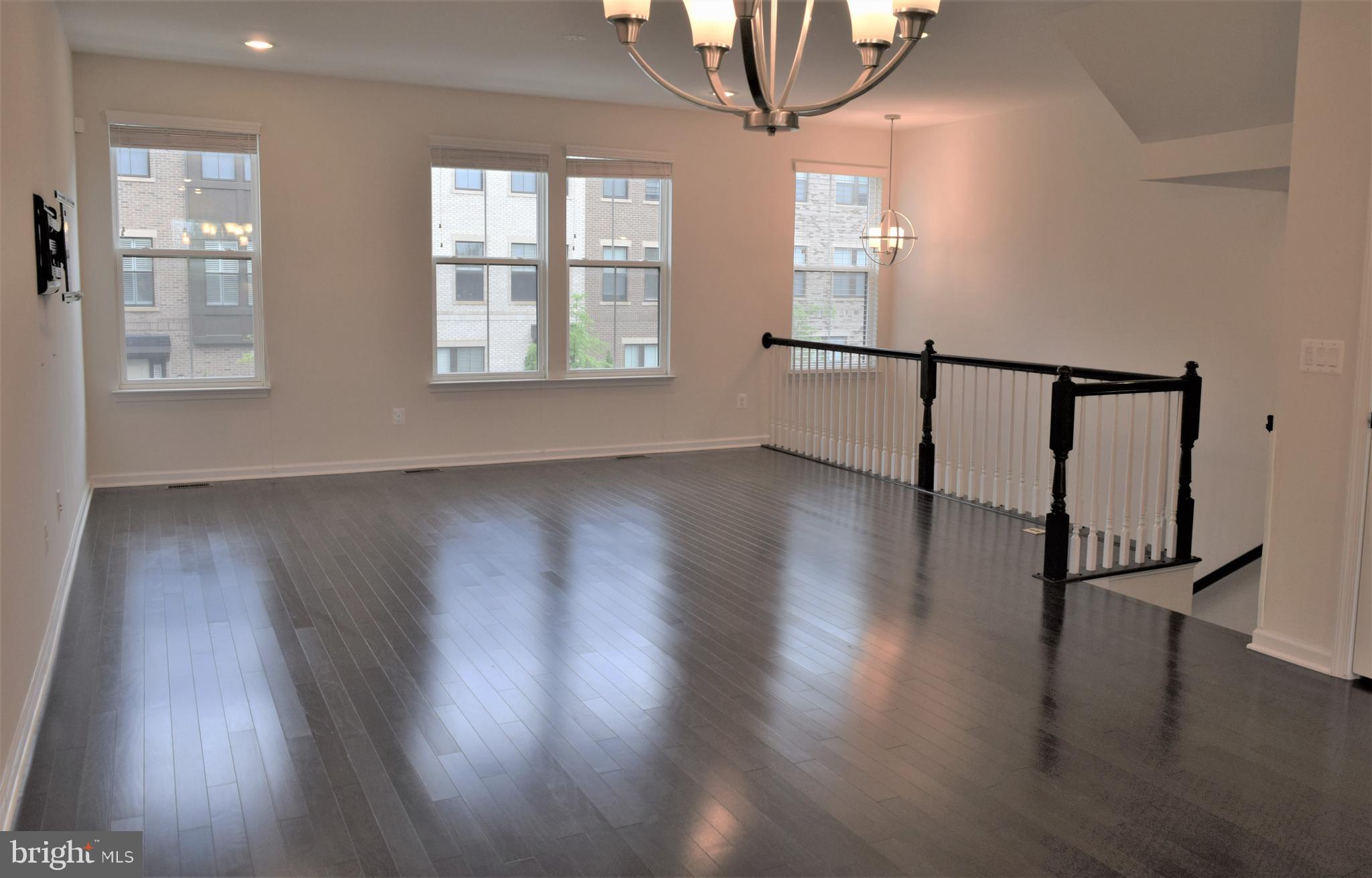 DISCOVERY SQUARE - Residential Lease