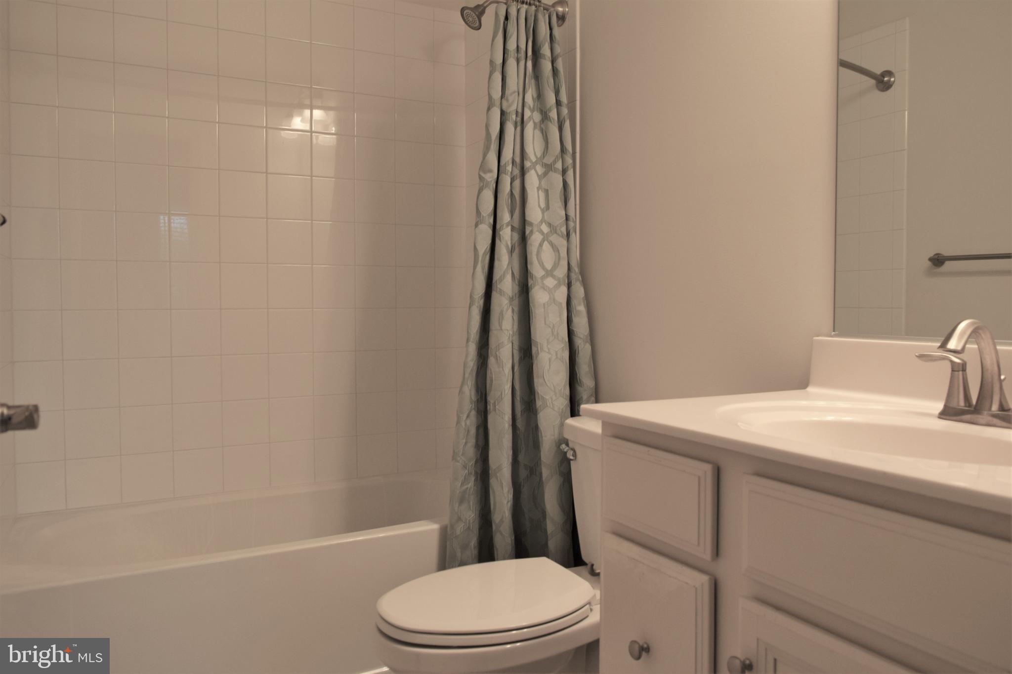 DISCOVERY SQUARE - Residential Lease