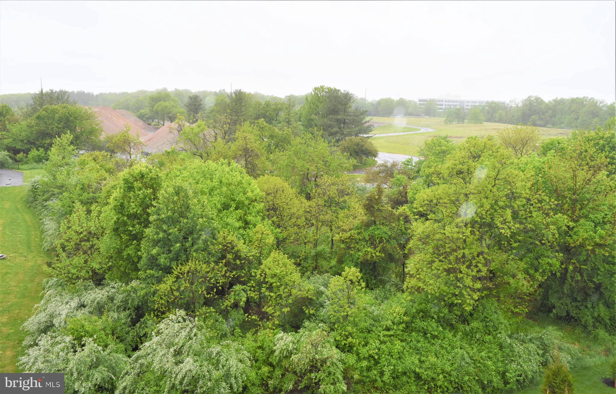 DISCOVERY SQUARE - Residential Lease