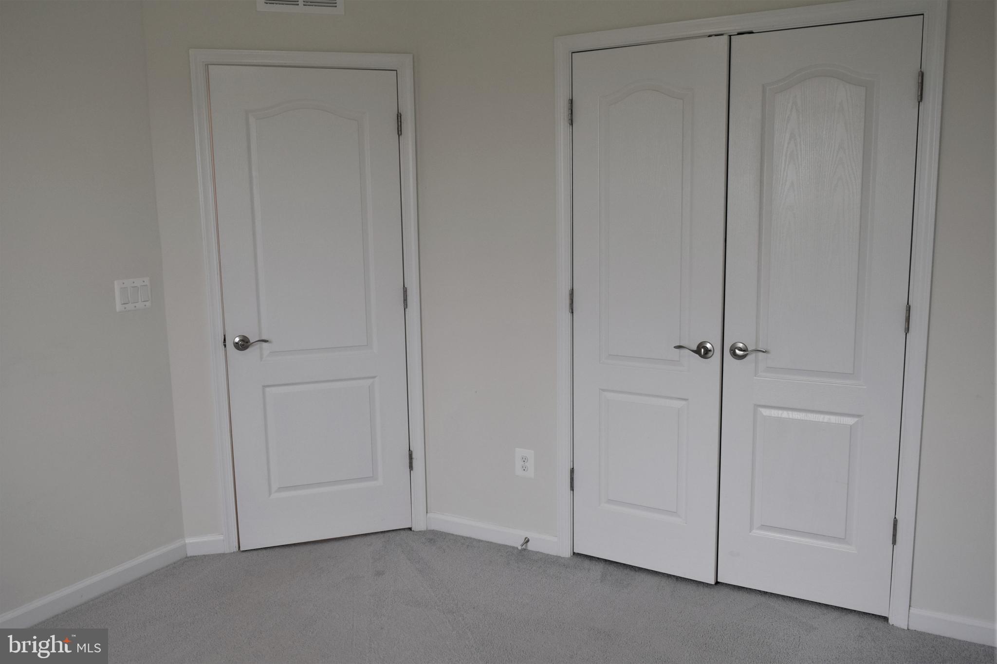 DISCOVERY SQUARE - Residential Lease