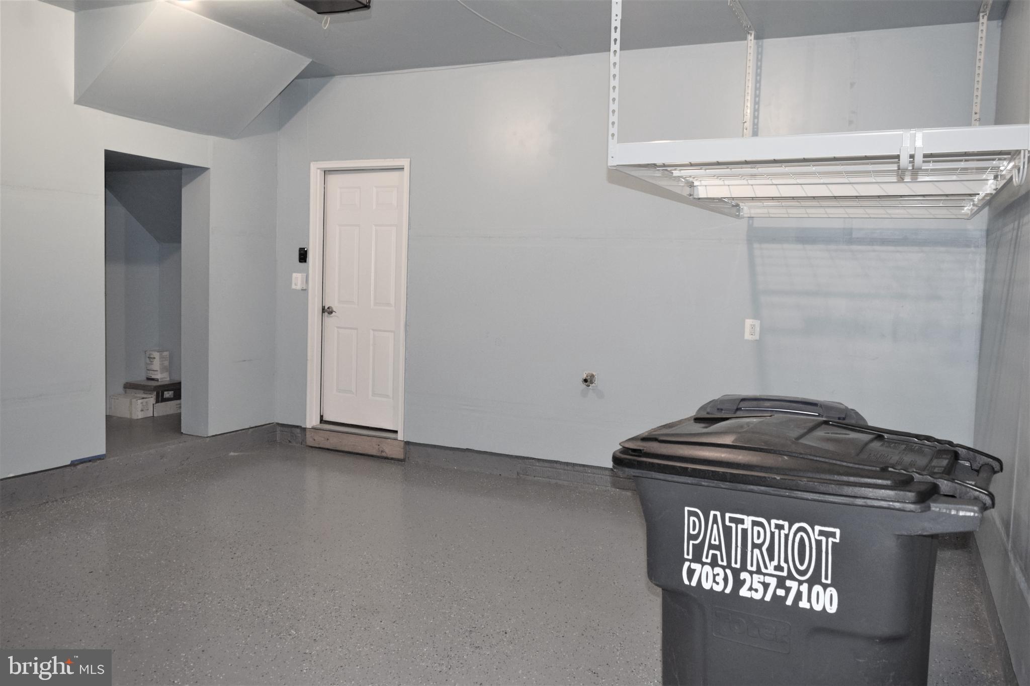 DISCOVERY SQUARE - Residential Lease