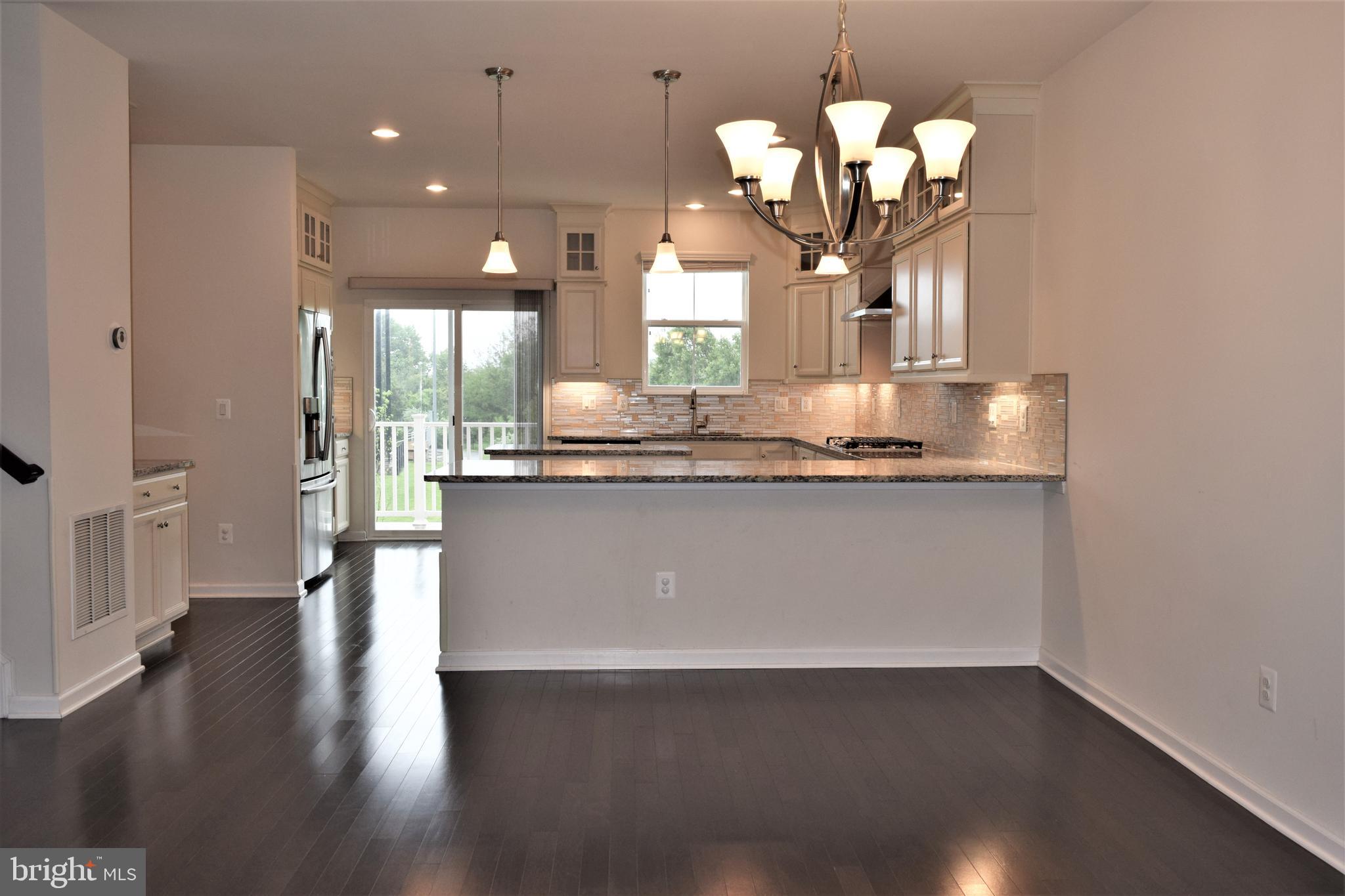 DISCOVERY SQUARE - Residential Lease