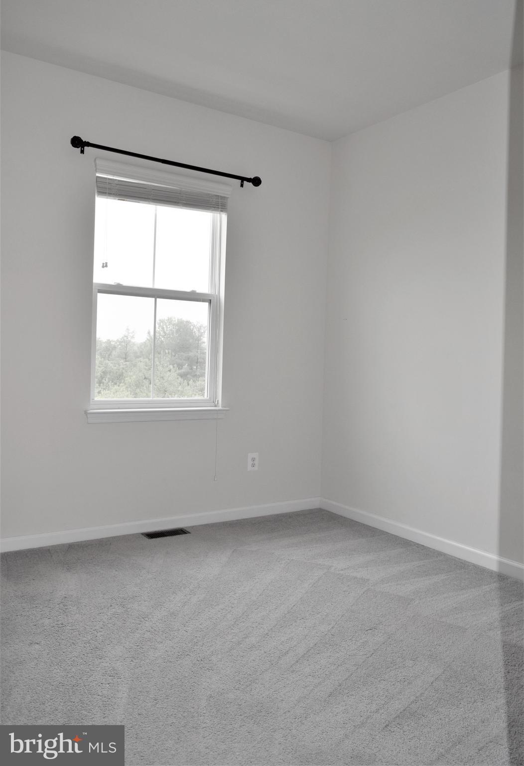 DISCOVERY SQUARE - Residential Lease