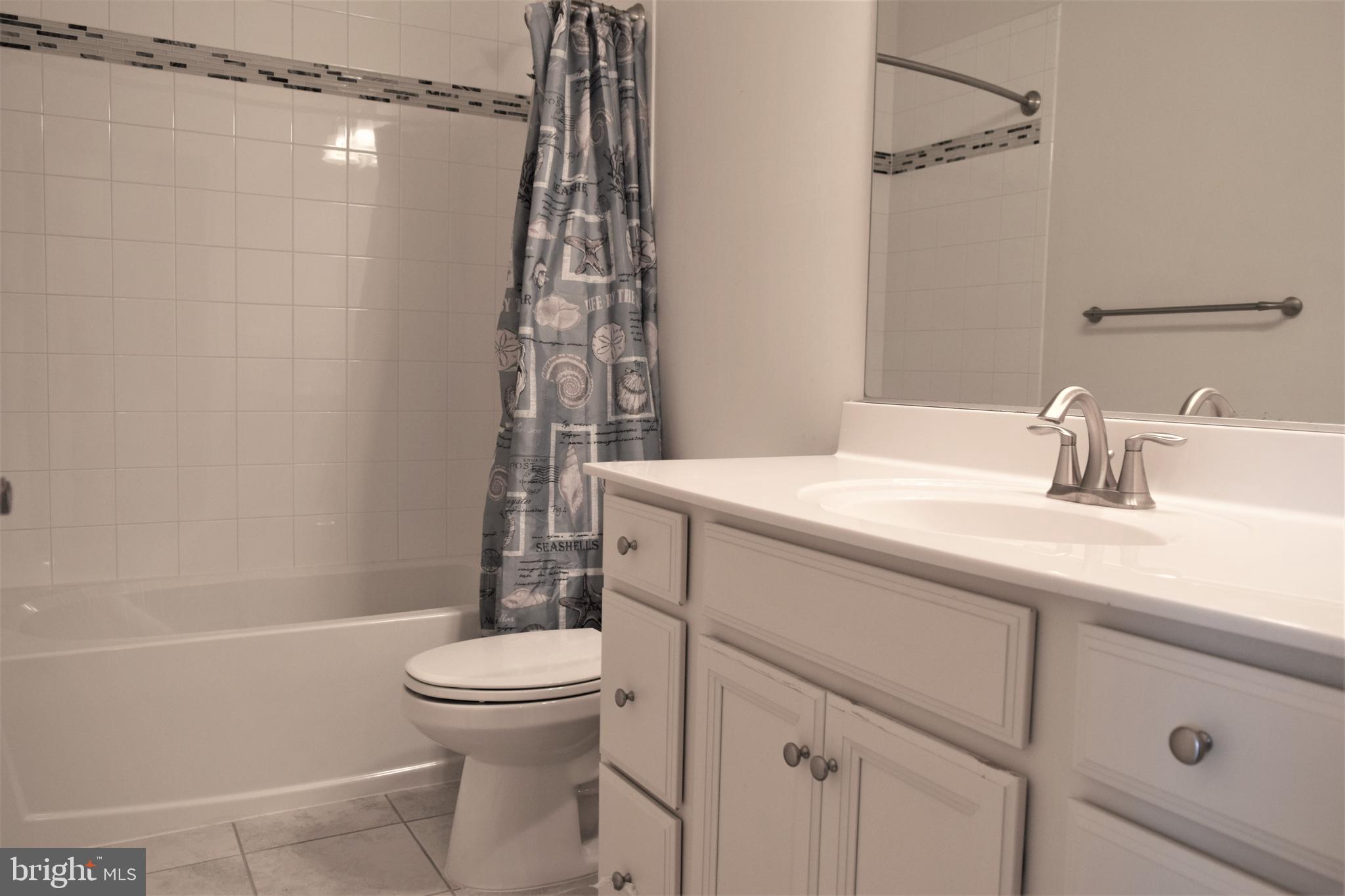 DISCOVERY SQUARE - Residential Lease