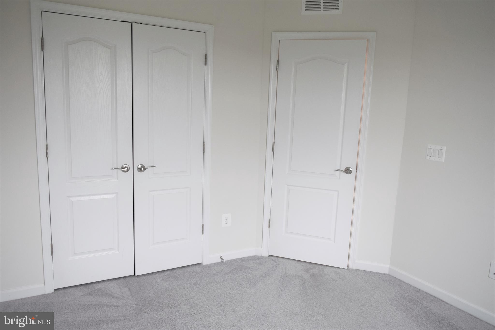 DISCOVERY SQUARE - Residential Lease