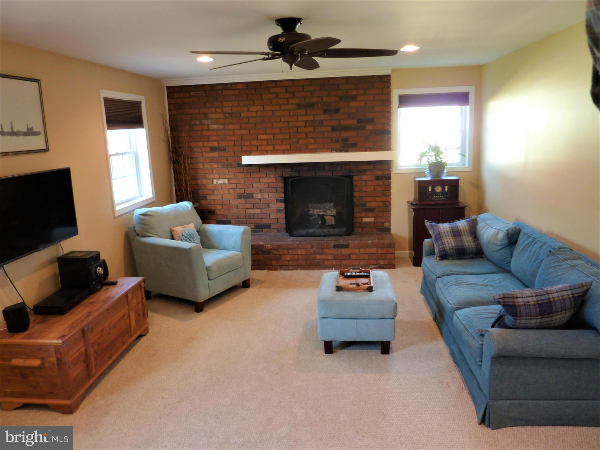 FAIRFAX VILLA - Residential