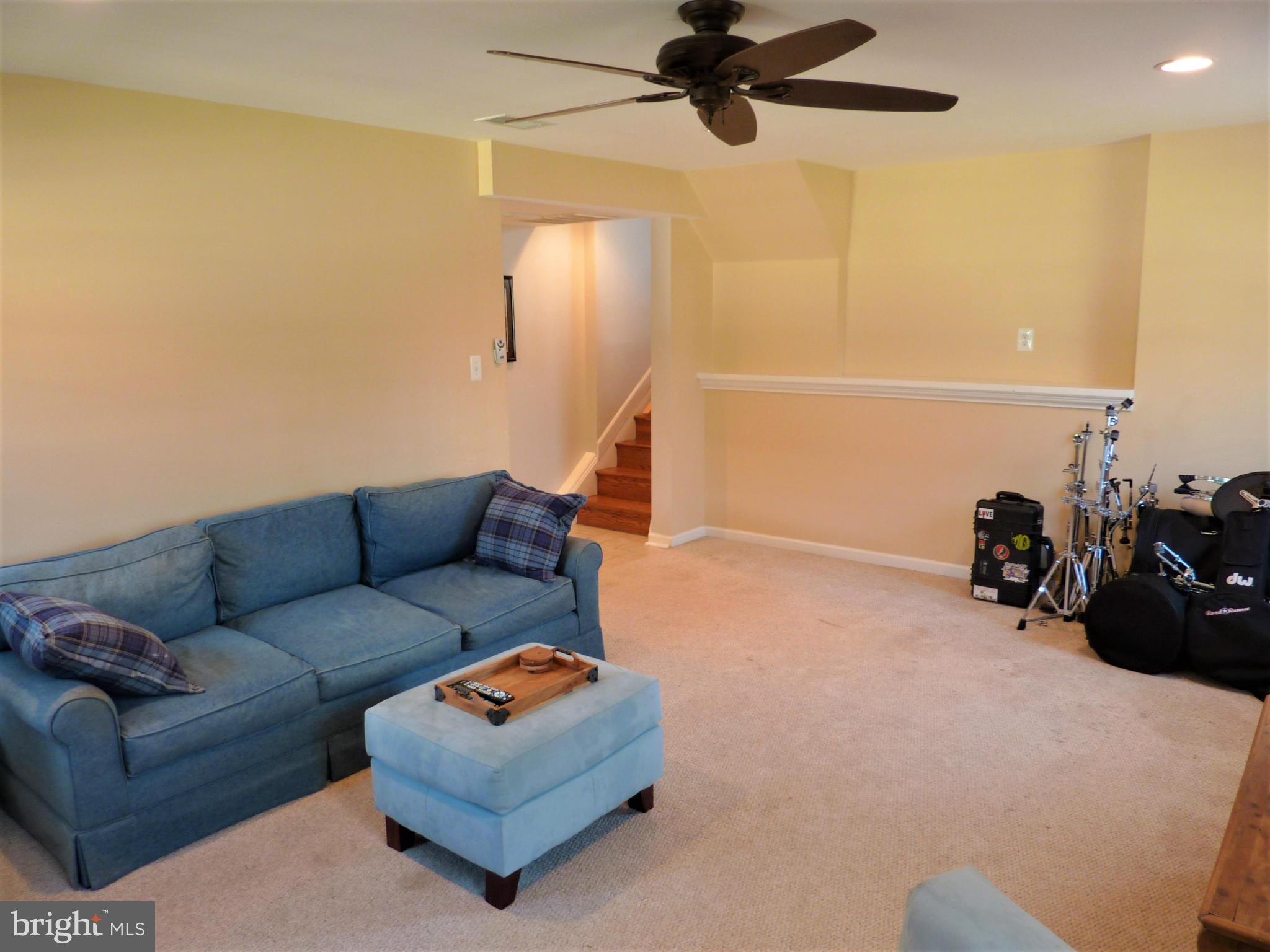 FAIRFAX VILLA - Residential