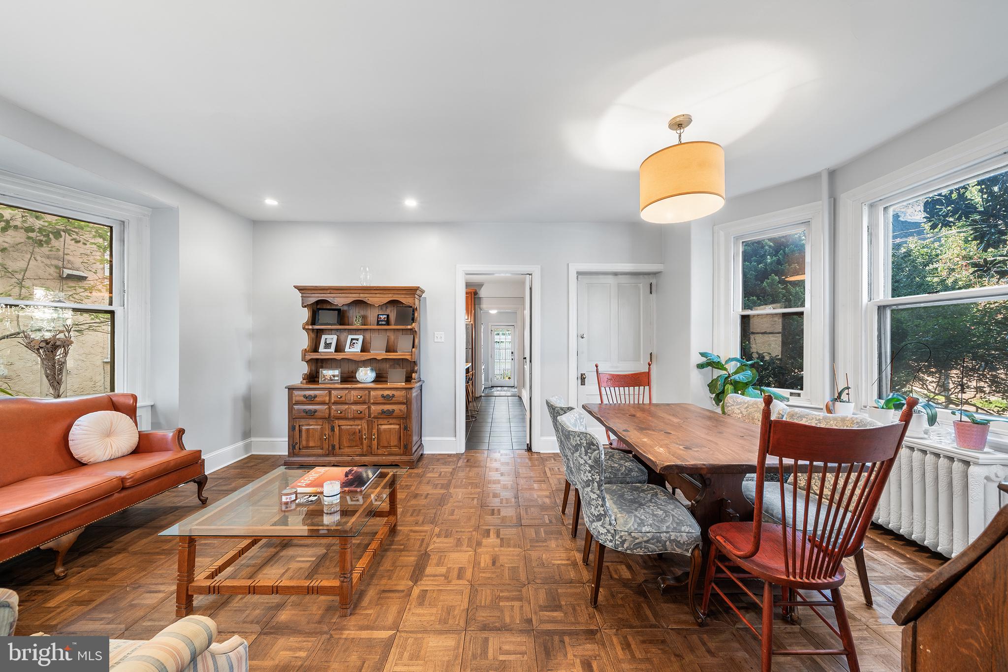 35 E GRAVERS LANE