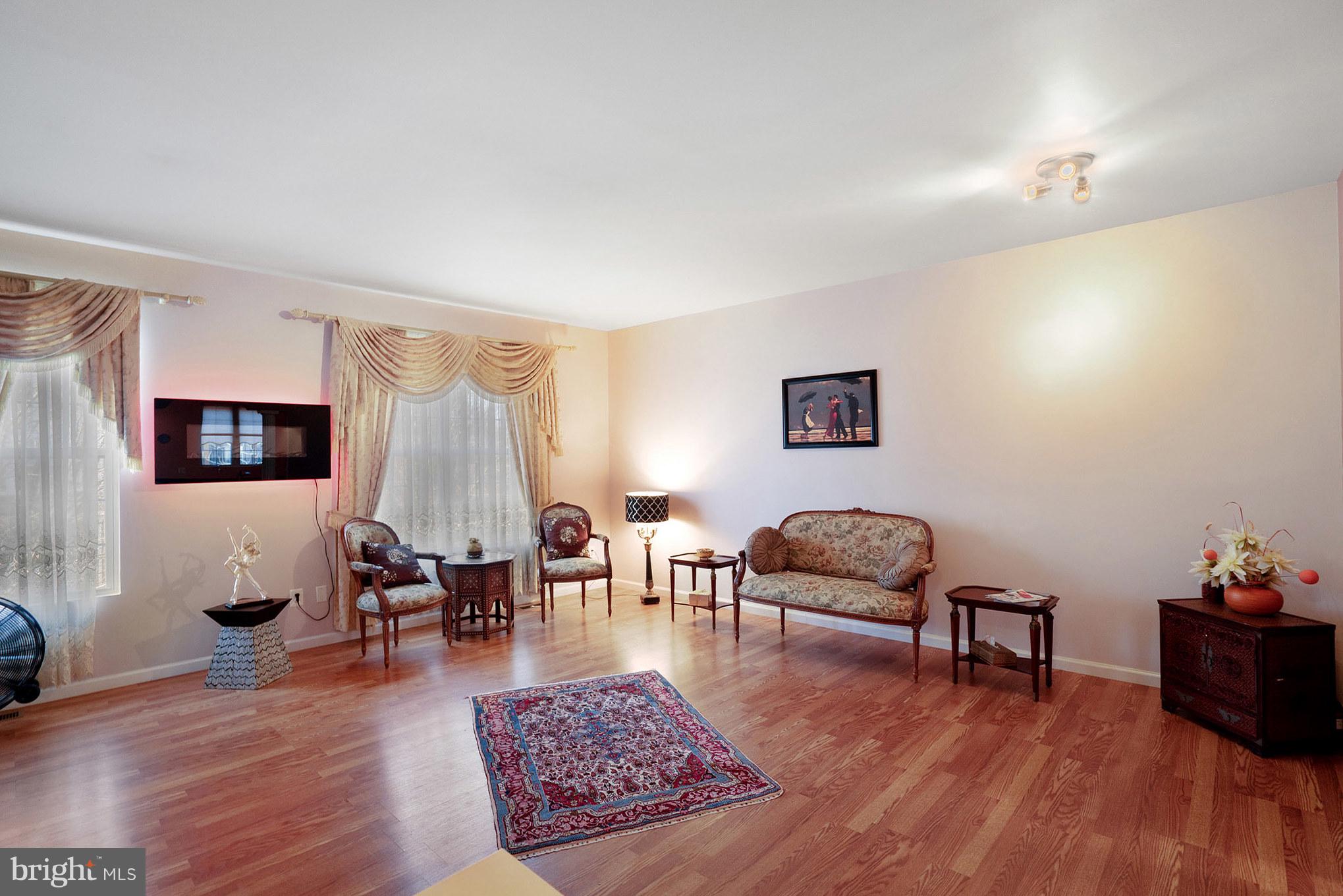 HAWTHORNE - Residential Lease