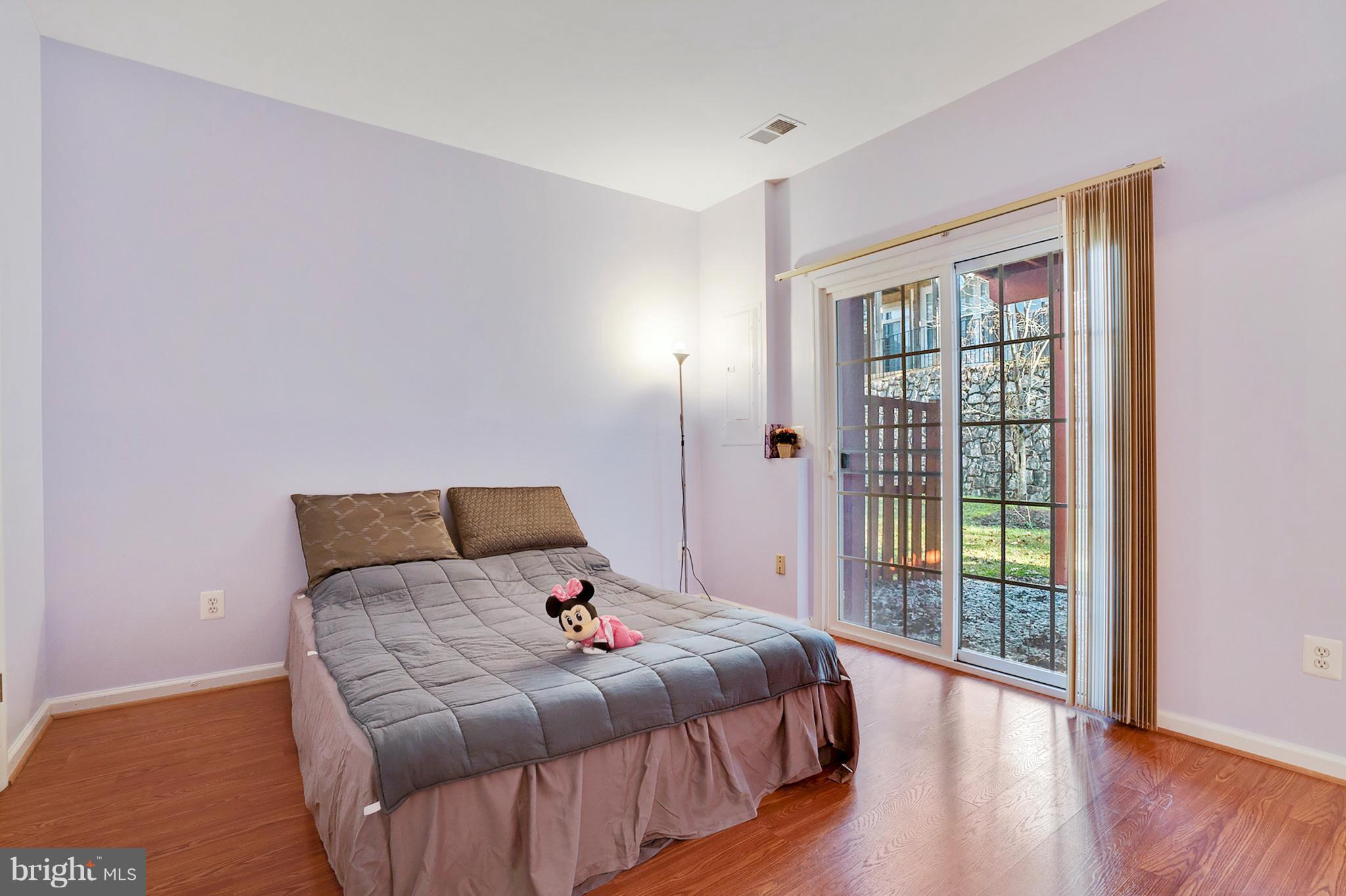 HAWTHORNE - Residential Lease