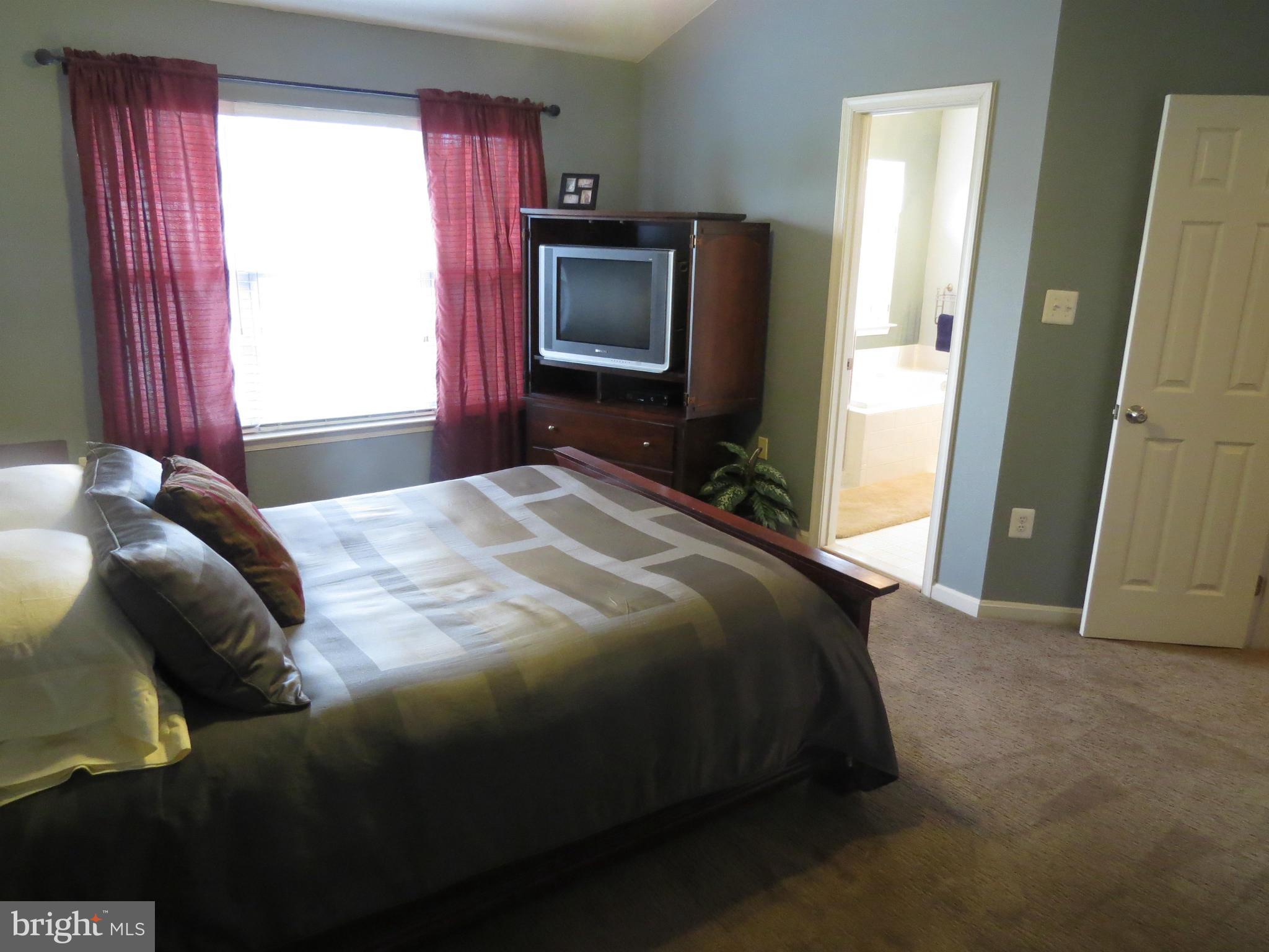 ASHBURN FARM - Residential