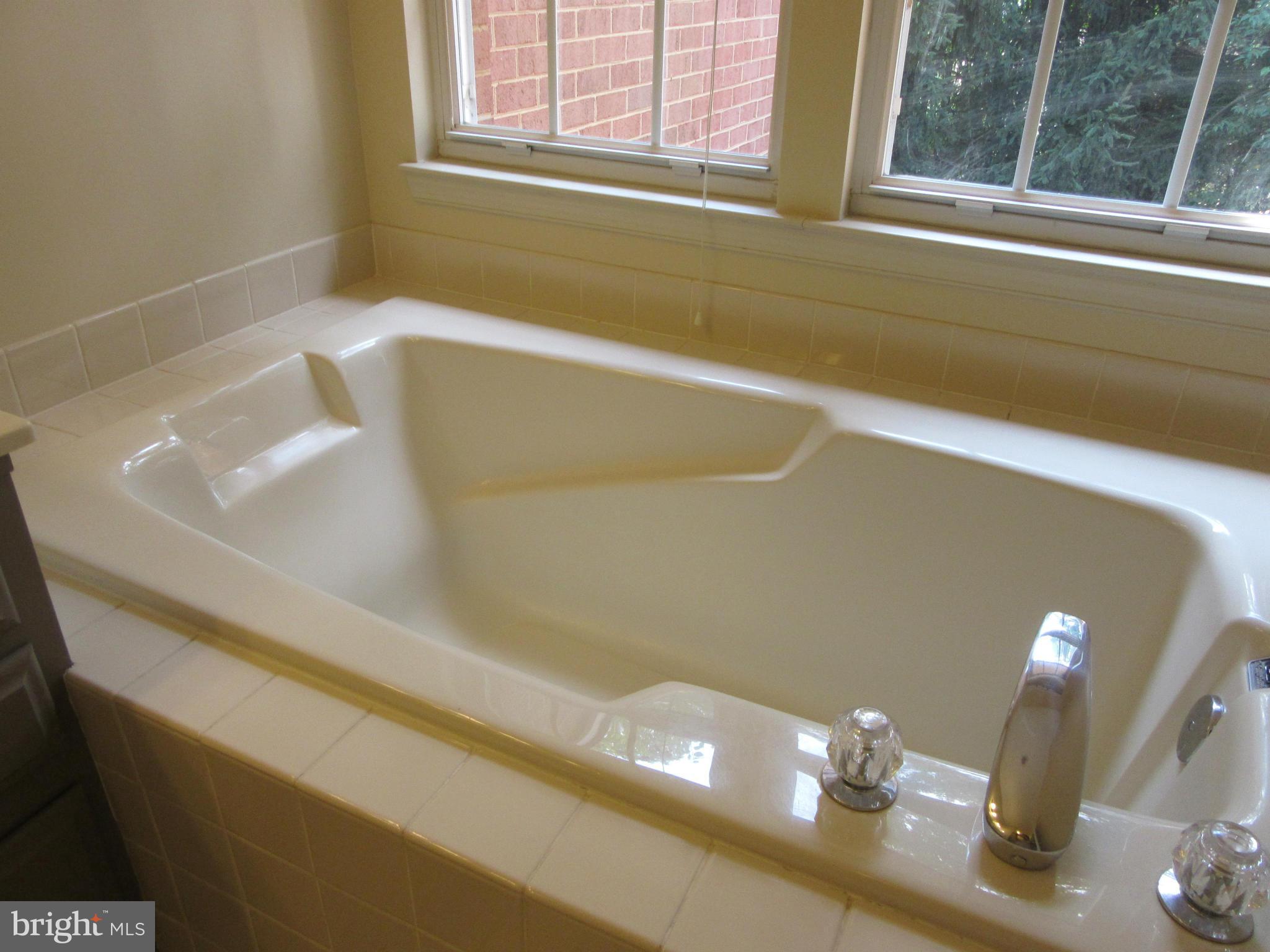 BALDWIN GROVE - Residential Lease