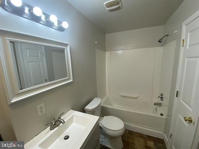 BERRY STREET CONDOMINIUMS - Residential Lease