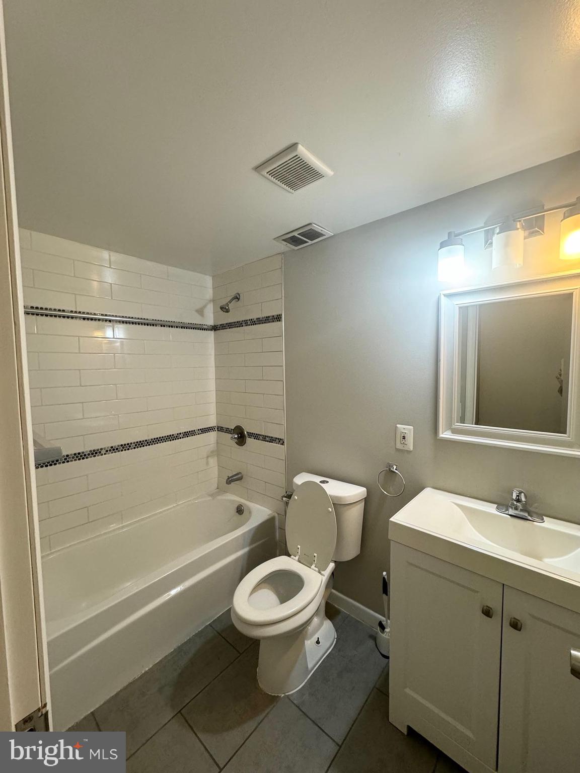 POPLAR - Residential Lease