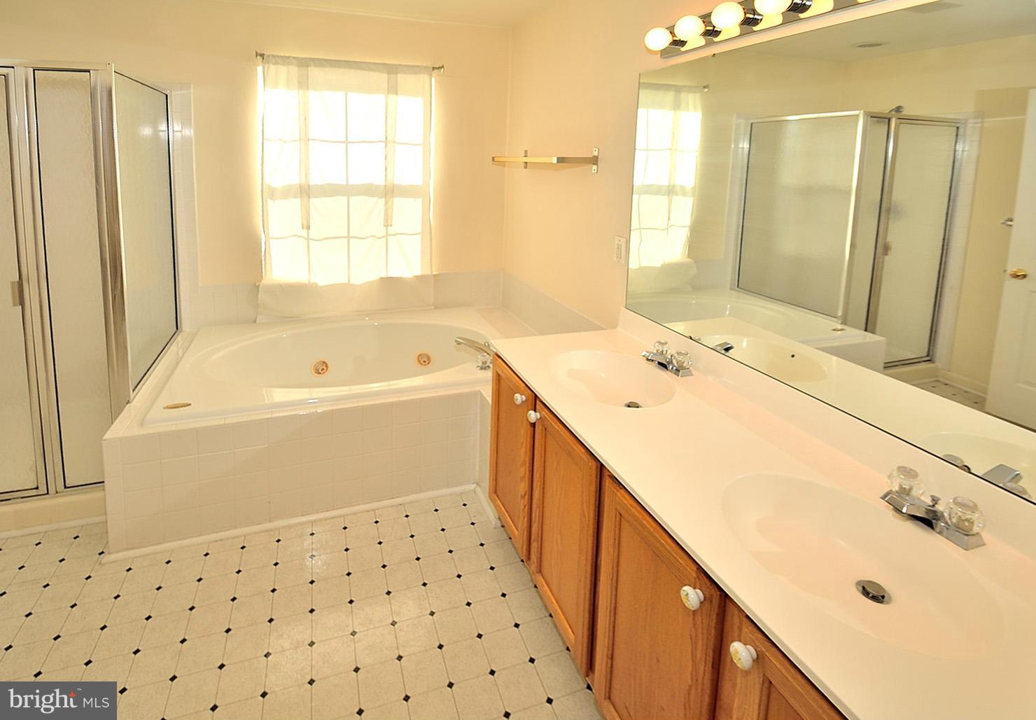 STRATFORD - Residential