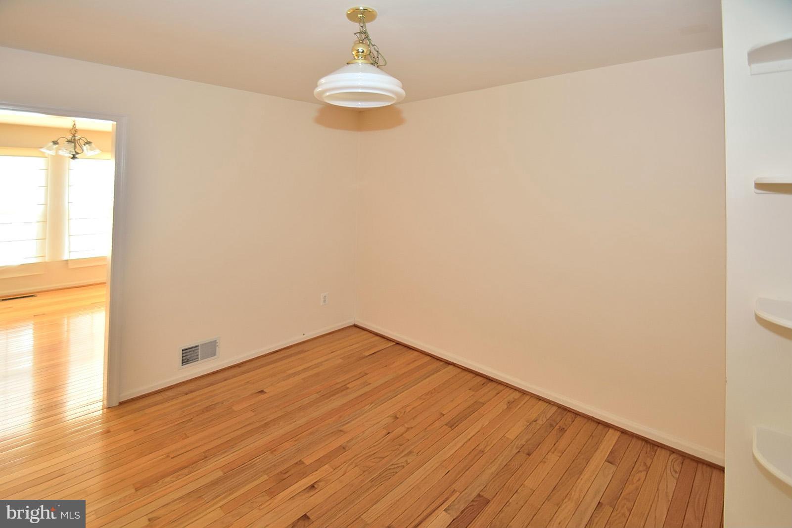 STRATFORD - Residential