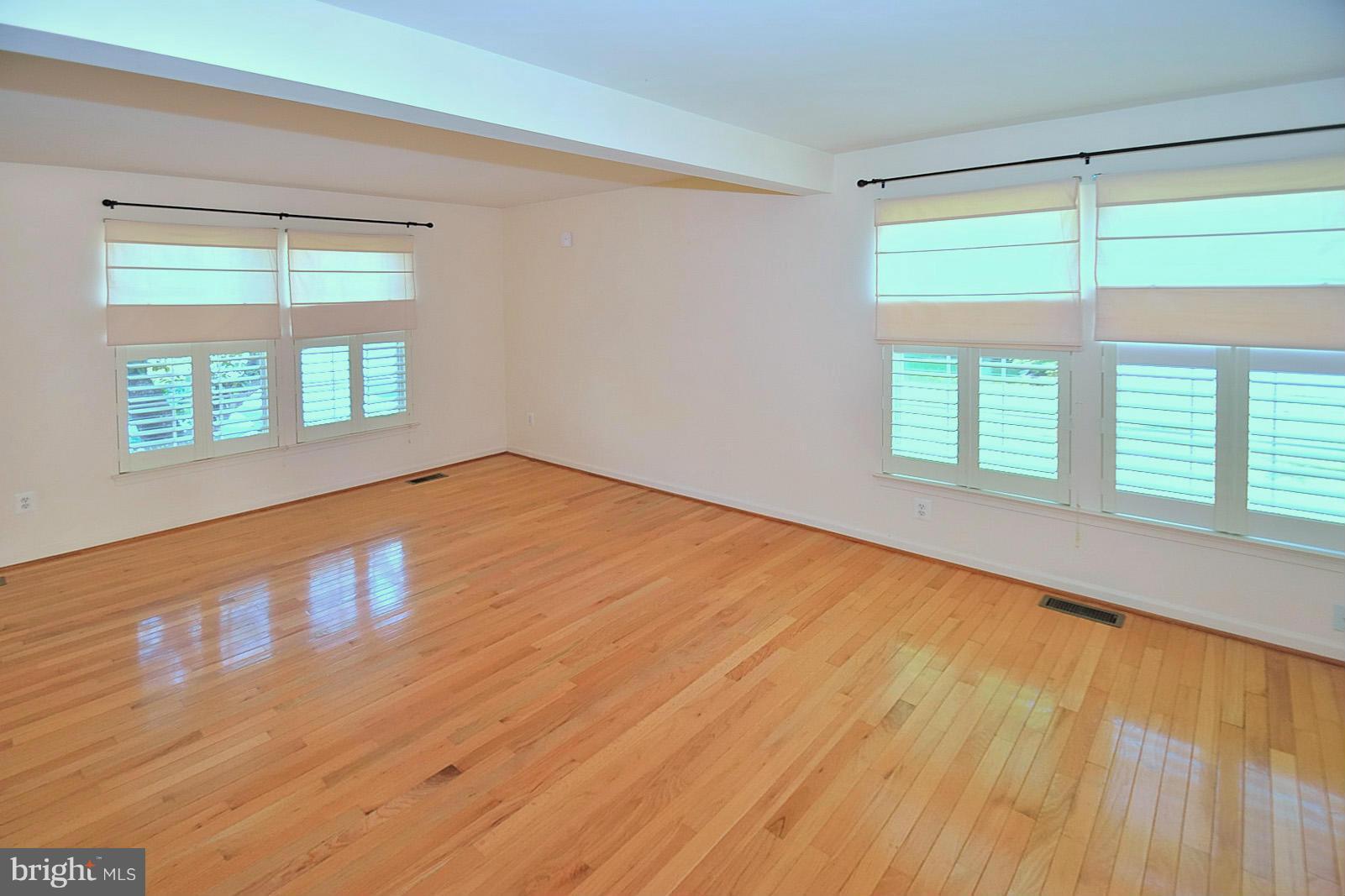 STRATFORD - Residential