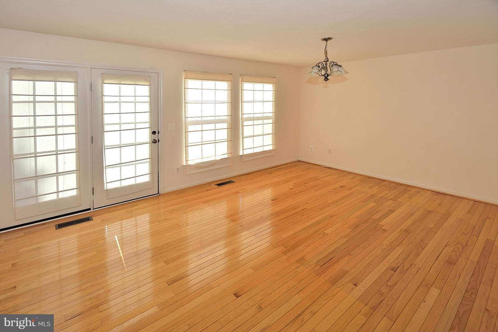 STRATFORD - Residential