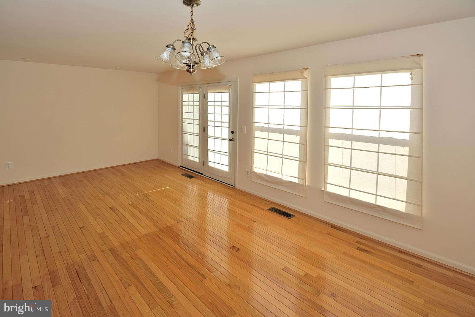 STRATFORD - Residential