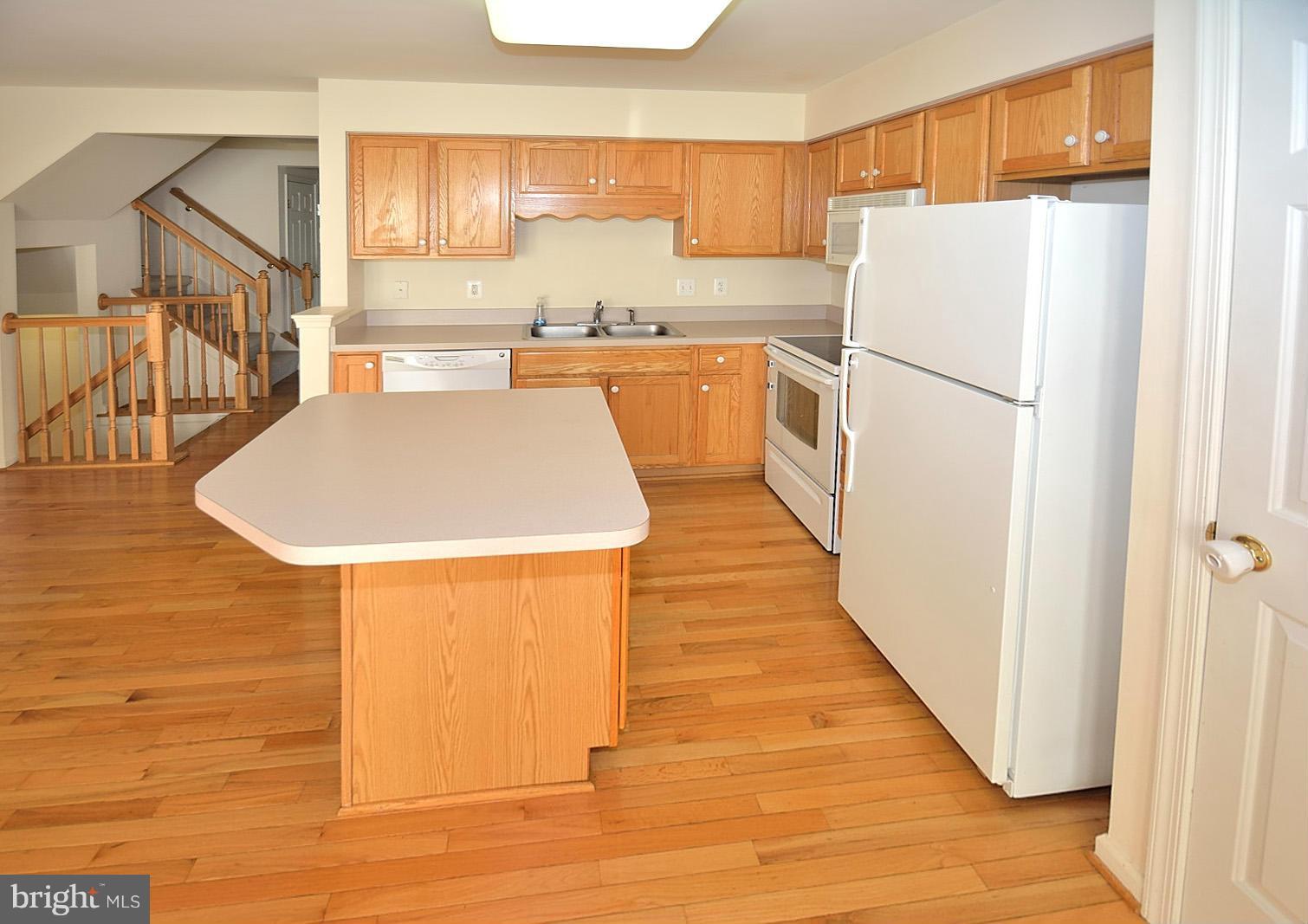 STRATFORD - Residential