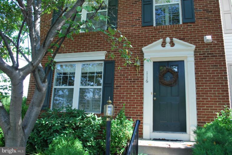 STRATFORD - Residential