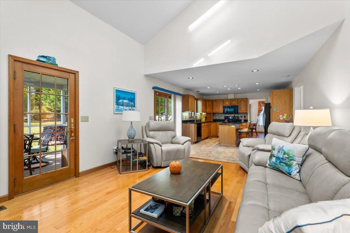 VAN LEAR - Residential